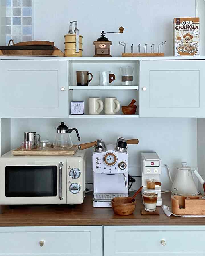 Zona kafe rumah baru🤎☕️
Ketika saya pindah, saya tidak punya tempat untuk menaruh perlengkapan kafe rumah saya.
Saya membeli ruang kafe! Saya puas sekali karena semuanya muat dalam satu lembar!!🤍
Saya sangat puas sehingga saya ingin lebih menikmatinya
Aku harus berangkat kerja, jadi aku memasukkan granola ke dalam oatmealku, memakannya, lalu berangkat kerja😋