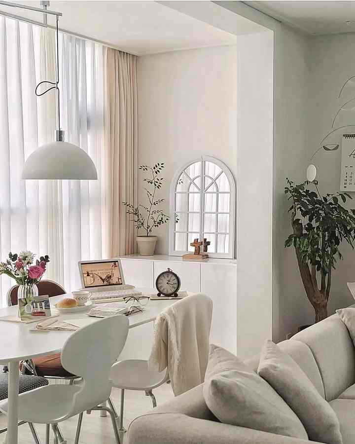 Musim semi telah tiba di rumah🌸 
Hadiah bunga dari pacarku memenuhi ruang tamu dengan perasaan musim semi^^ 