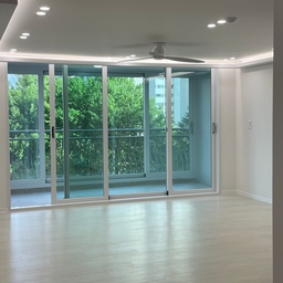채광 잘드는 우리집
화이트 앤 우드 컨셉으로 편안한 거실 분위기 조성 완료!