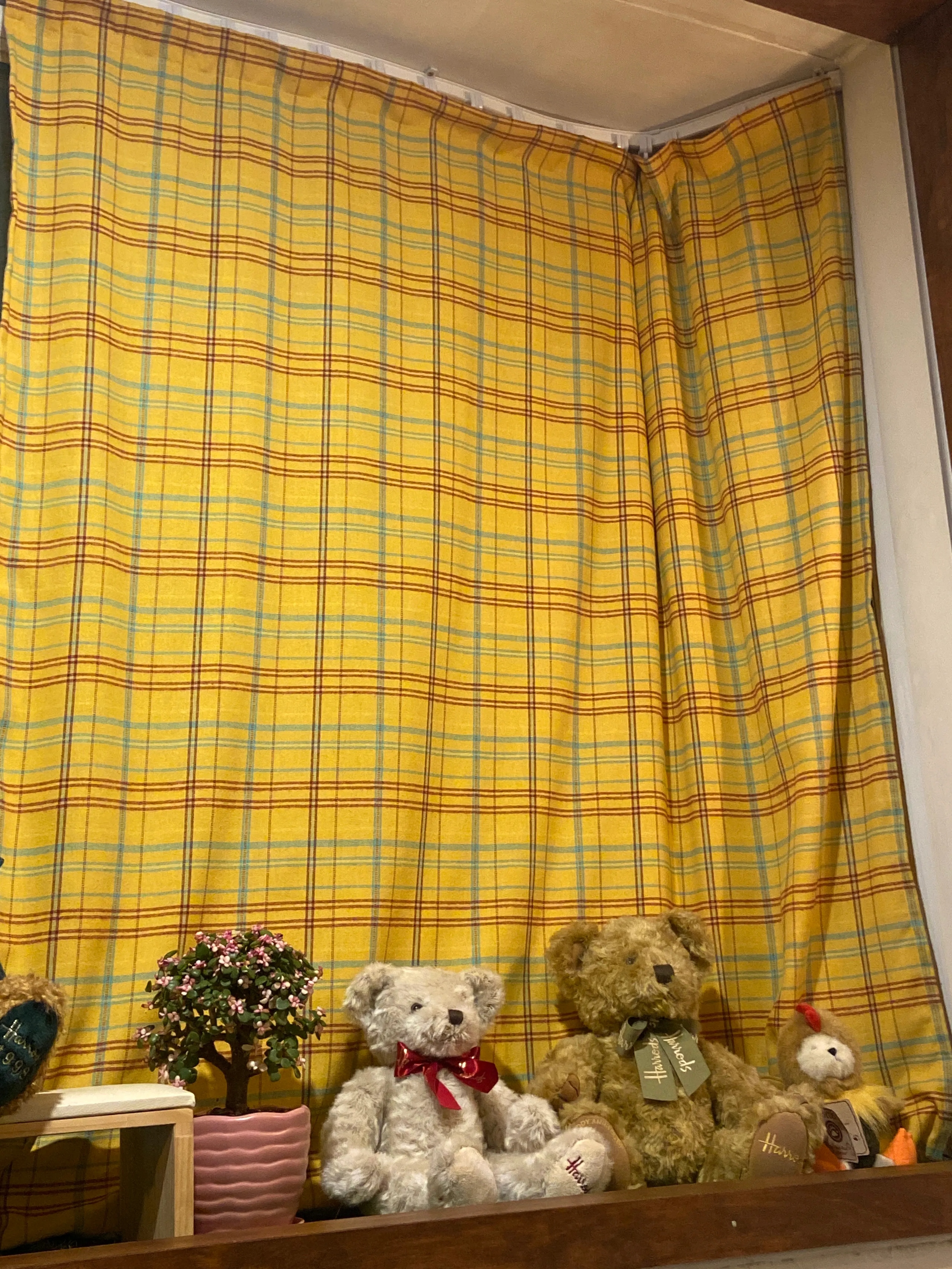 ウニコ　カーテン　ネイビー　イエローチェック ダイチェック カーテン J-98026 ネイビー ｜ジャストカーテン