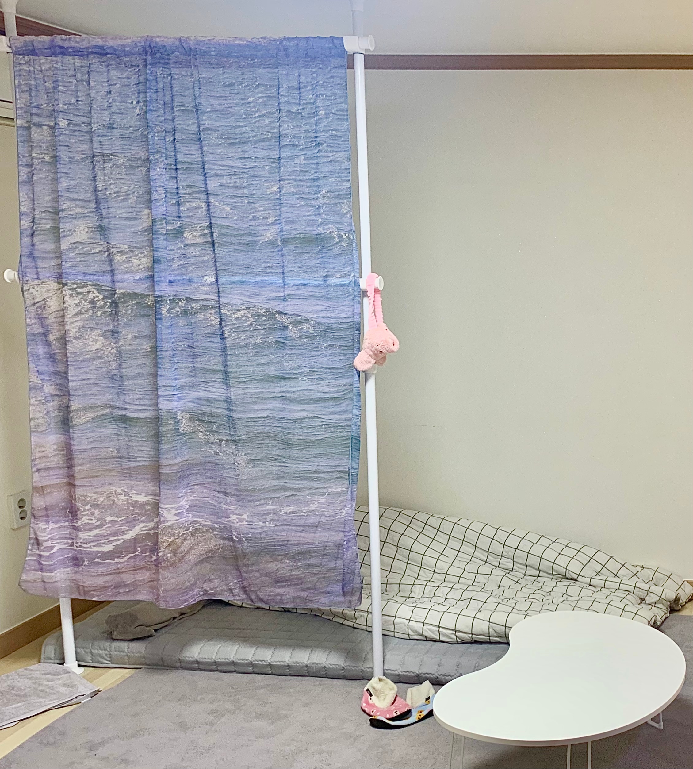 Monde Wave Folding Floor Table user photo
