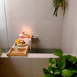 즐거운 반신욕하기🛁🛁
🍷🍺 한잔 하면서 즐기고싶은데
집에 술이 하나도 없네요🥶
아쉽지만 달달구리들과 함께하는 반신욕
 #욕실인테리어 #욕실리모델링 #욕실타일 #조적욕조 #화장실인테리어 #반신욕 #레이스 #손뜨개 #발매트 #매트 #플랜테리어 #욕실용품 #욕실매트 #오하우스시즌8 
