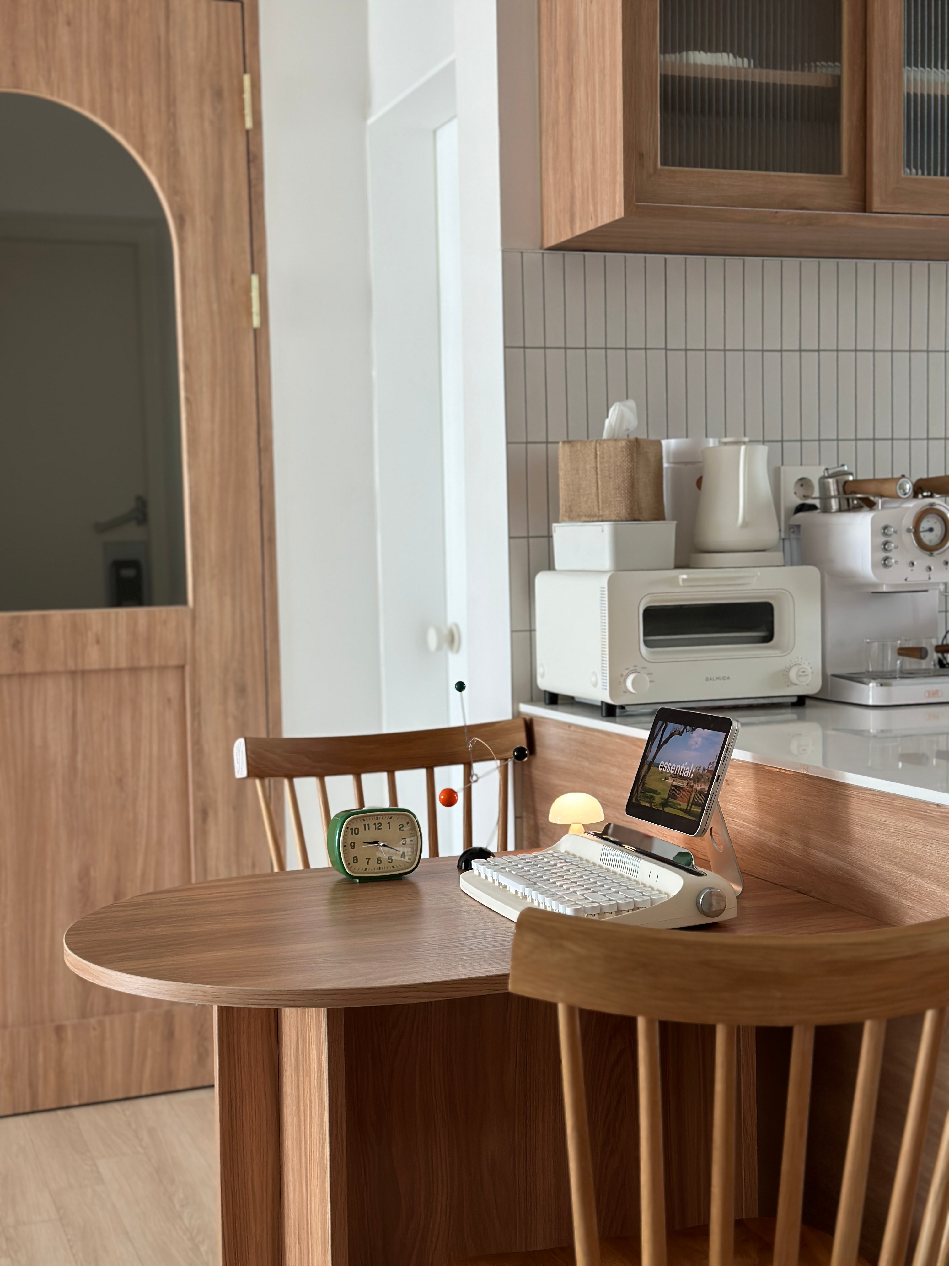 Semi-Oval Dining Table (31.5