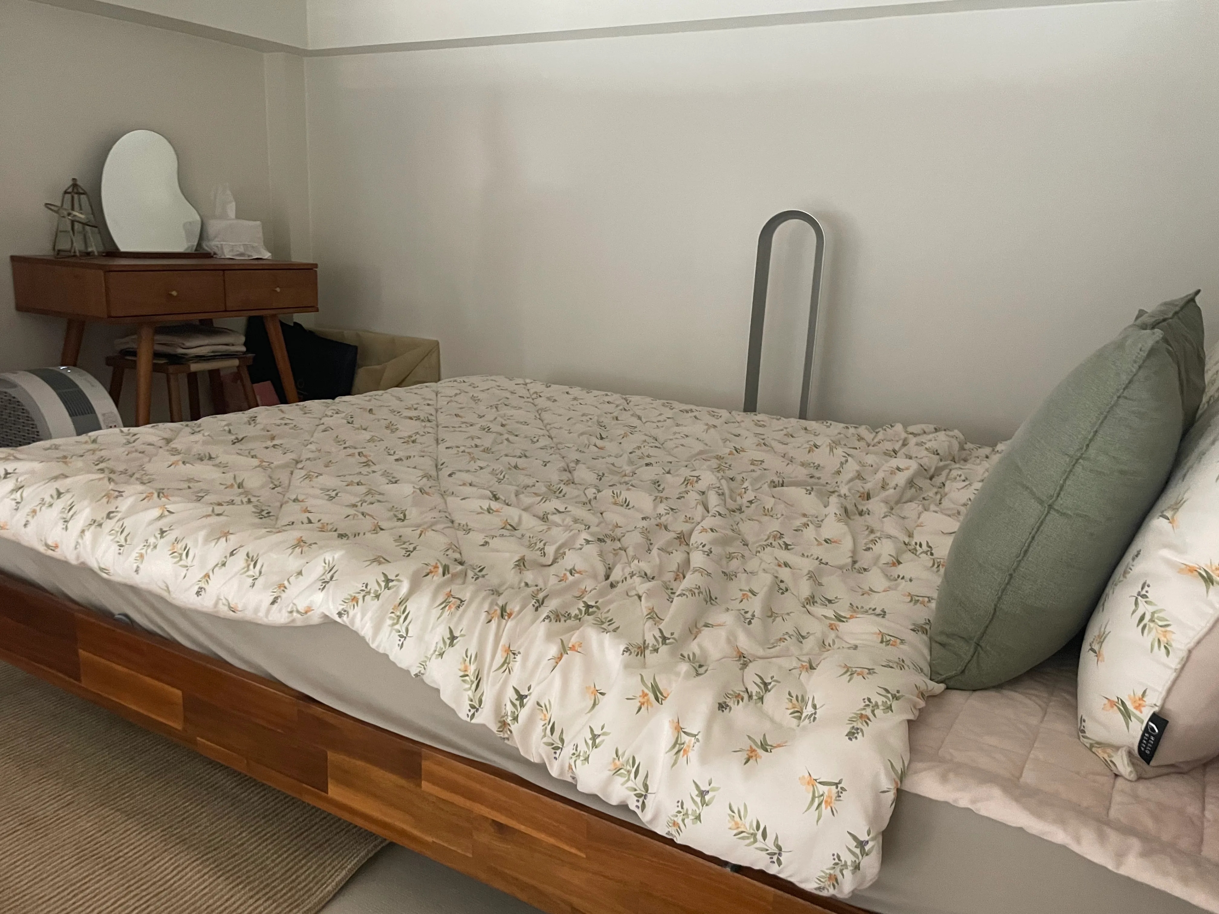 Bebe Flower Cozy Comforter & Pillow Set user photo