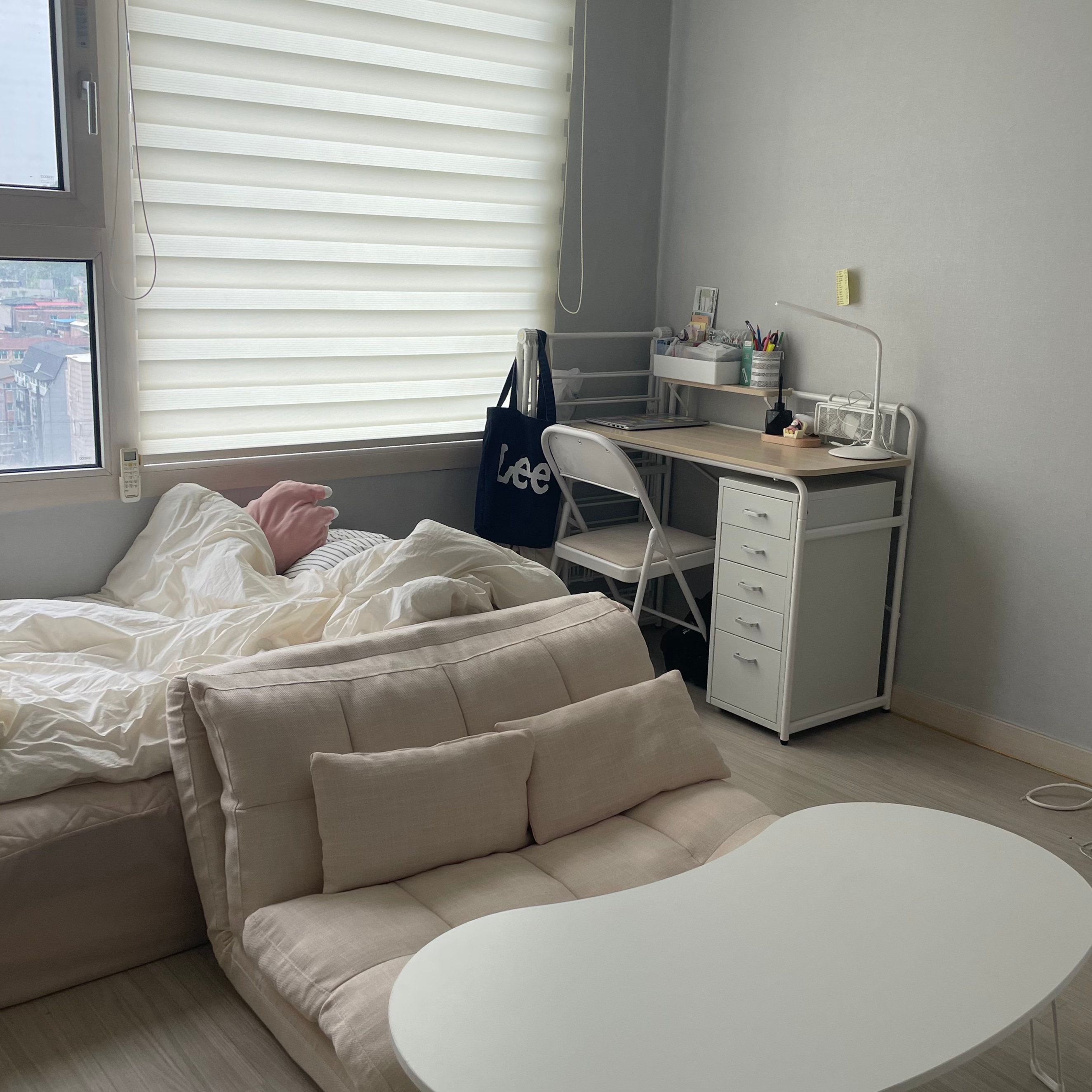 Monde Wave Folding Floor Table user photo