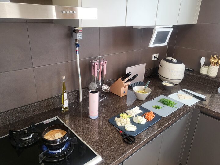 short form carousel card thumbnail