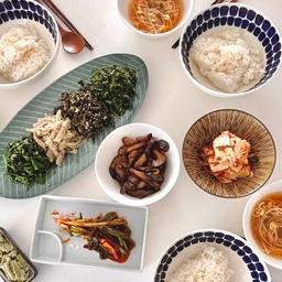 오하우스 친구들과 만남에서 간단히 대접한 비빔밥