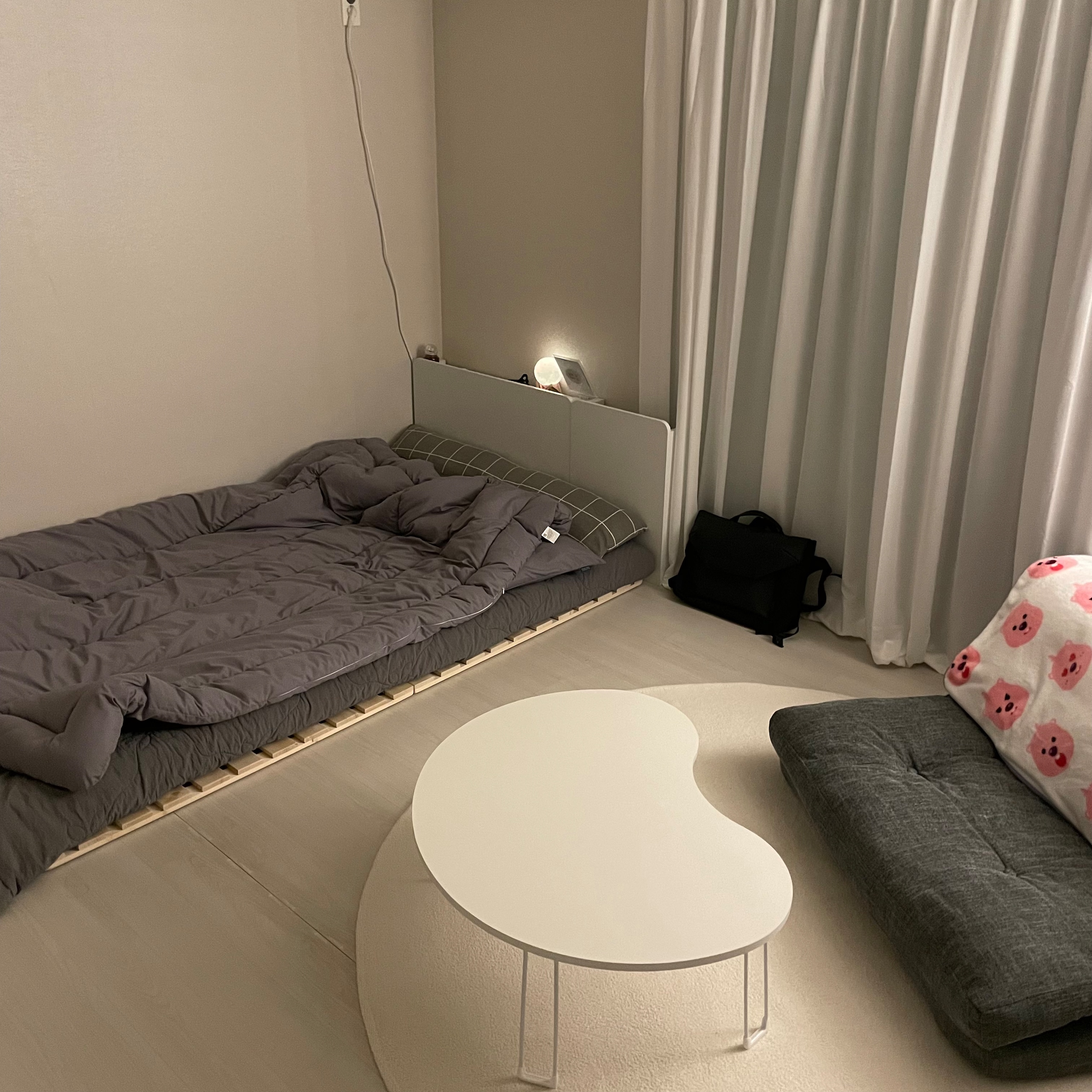 Monde Wave Folding Floor Table user photo