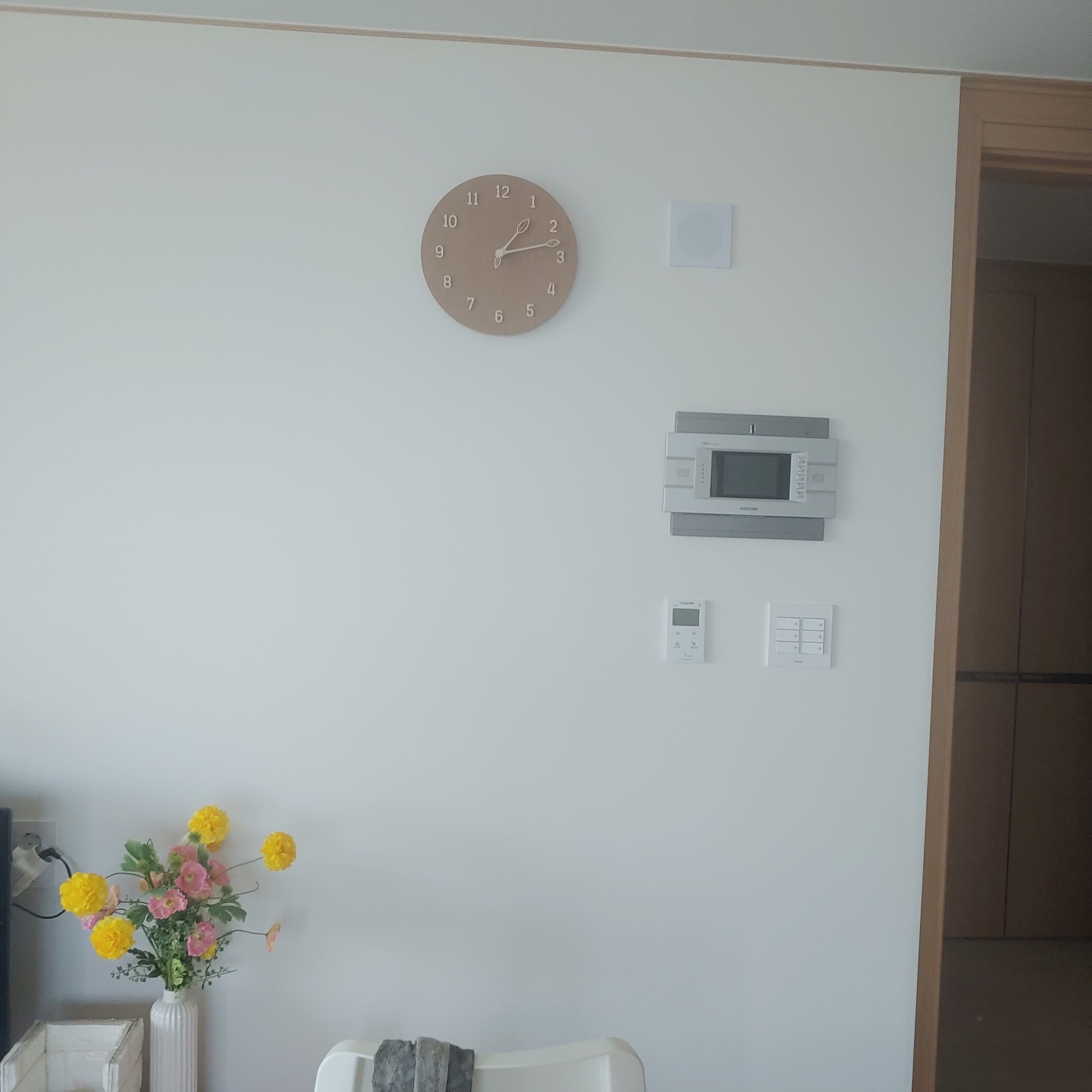 Wood Nature Leaf Wall Clock user photo