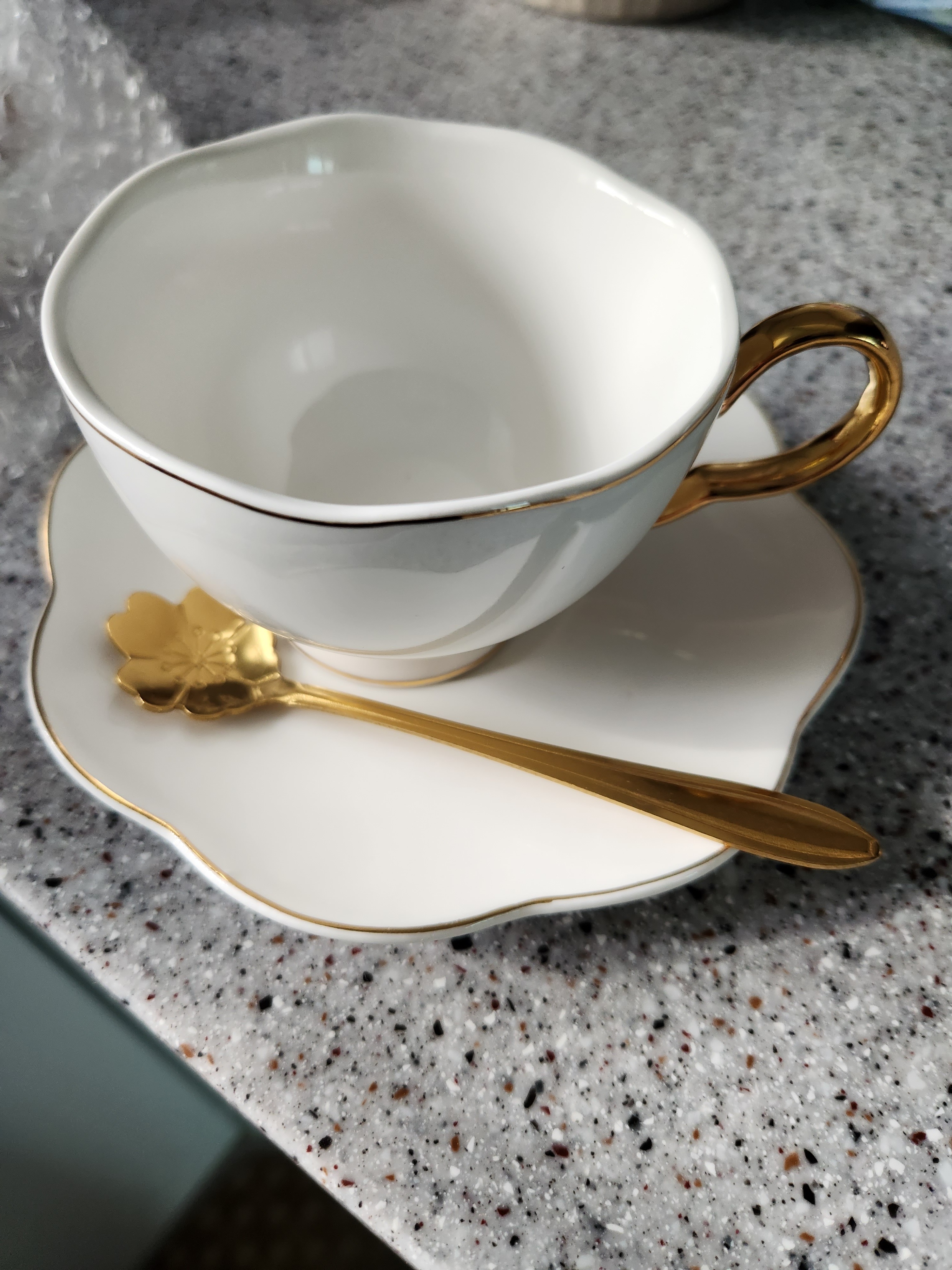The Gold Lotus White Coffee Cup Set user photo