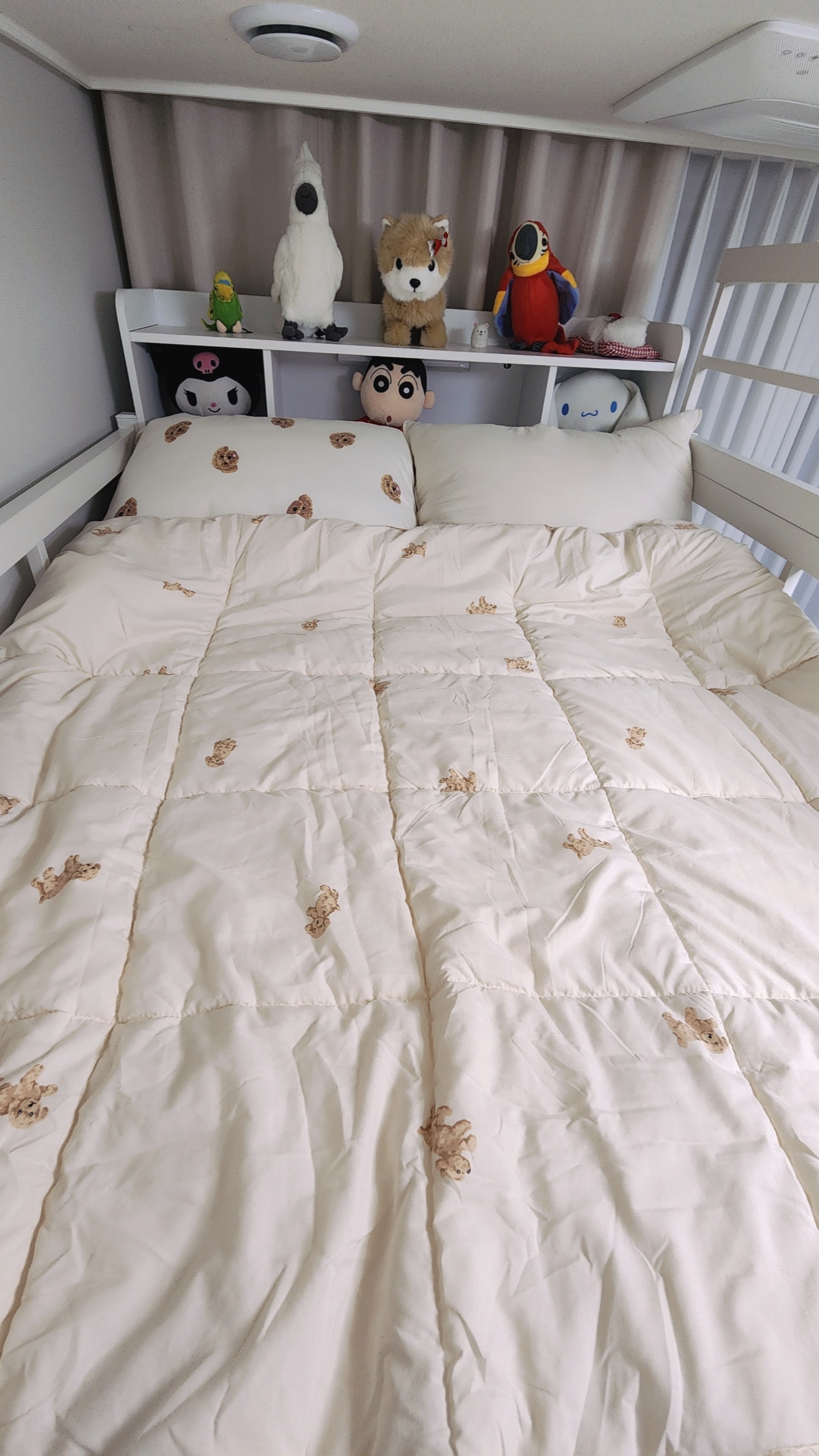 Soft Cream Peach Comforter & Pillow Set user photo