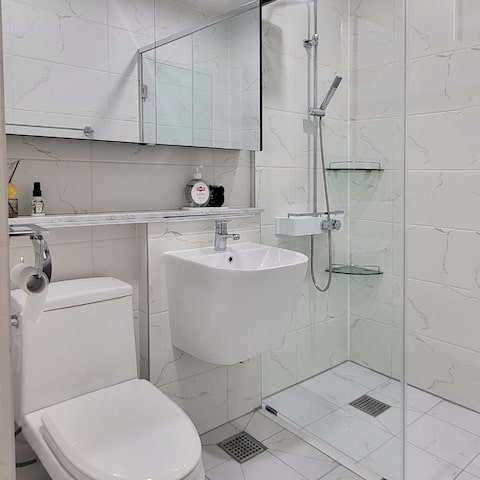 거실화장실의 사진 검색결과 59793개 | 라이프스타일 슈퍼앱, 오늘의집