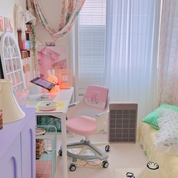 너무 귀여운 의자가 생겼어요🎀
마이멜로디가 그려진 핑크의자인데요
요 제품 아동용으로 나온거지만 여자 성인분들도
사용 가능한 제품이에요🫶🏻 그래서! 
저도 사용중이랍니다🙈 
전 발받침 있는게 장시간 앉아 있을때 훨씬 편하길래 
발받침 옵션을 추가했어요! 만약 아이들이 사용할때도
발받침이 있다면 다리에 훨씬 무리가 적게 가기 때문에
좋을 것 같아요˘͈ᵕ˘͈ 높이 조절은 당연히 가능하구요
등받이도 계단식 조절형이라 높낮이도 조절되고
앞뒤 간격도 조금씩 조절이 가능했어요! 
등받이가 생각보다 더 편해서
만족스럽게 사용중인 제품이에요♥
디자인은 말해뭐해 너무 귀엽고 예쁘네요🧸💖
#제품제공 #린백 #린백의자 #마이멜로디 #마이멜로디의자 #린백마이멜로디의자 #아동용의자 #아이의자 #학생의자 #어린이의자 #책상인테리어 #책상인테리어 #책상의자 #공부의자 #홈오피스 
