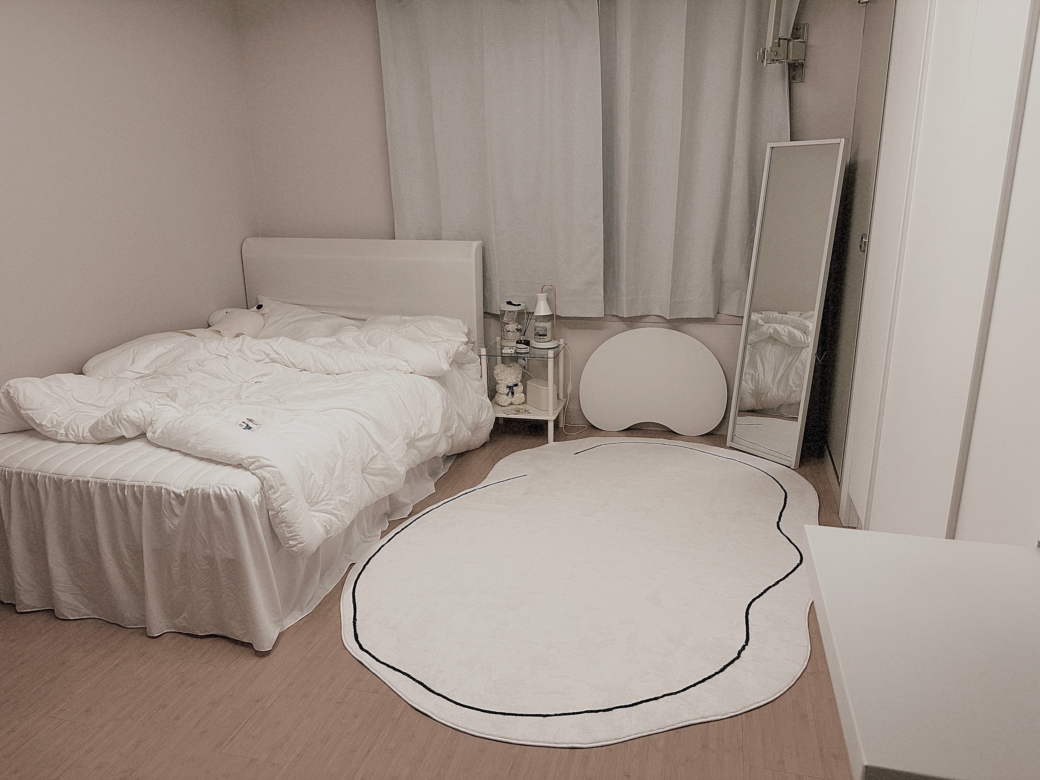 Monde Wave Folding Floor Table user photo