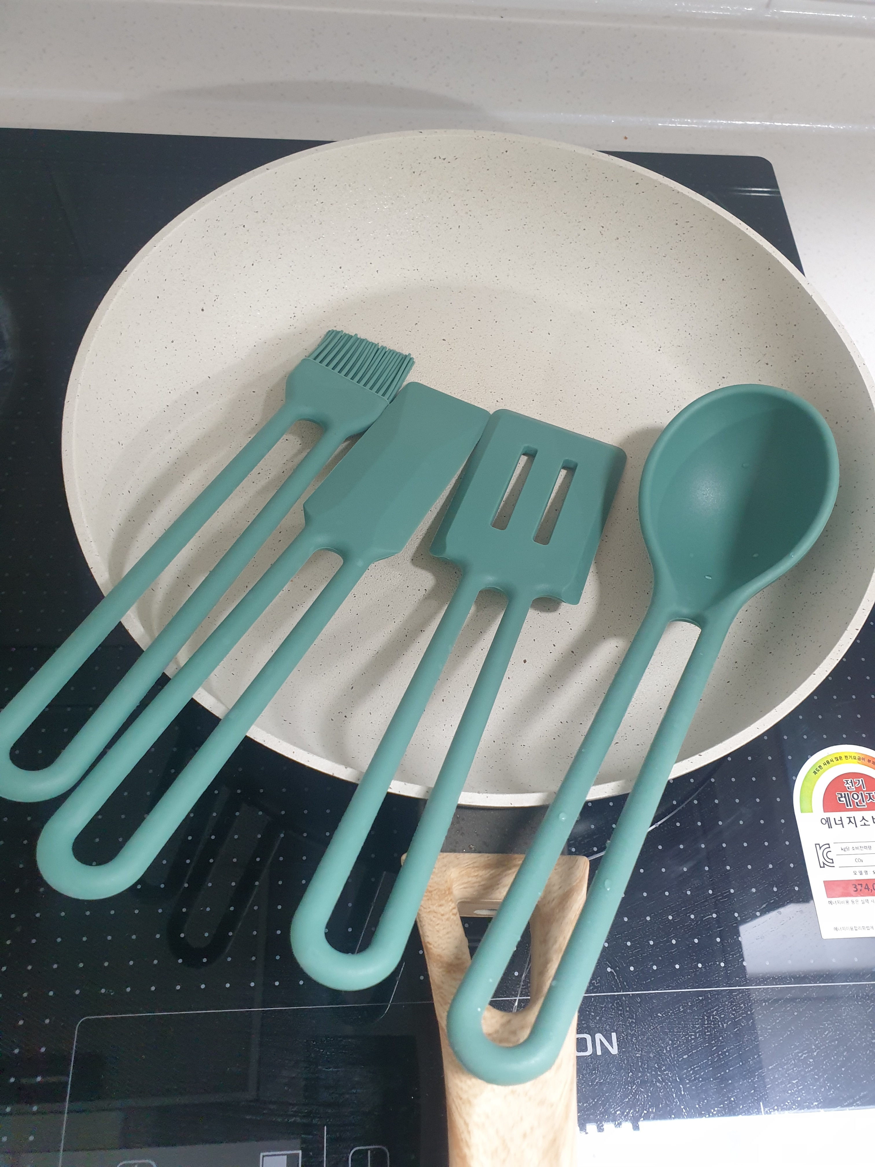 Awesome Silicone Kitchen Utensil Set (4-Piece) user photo