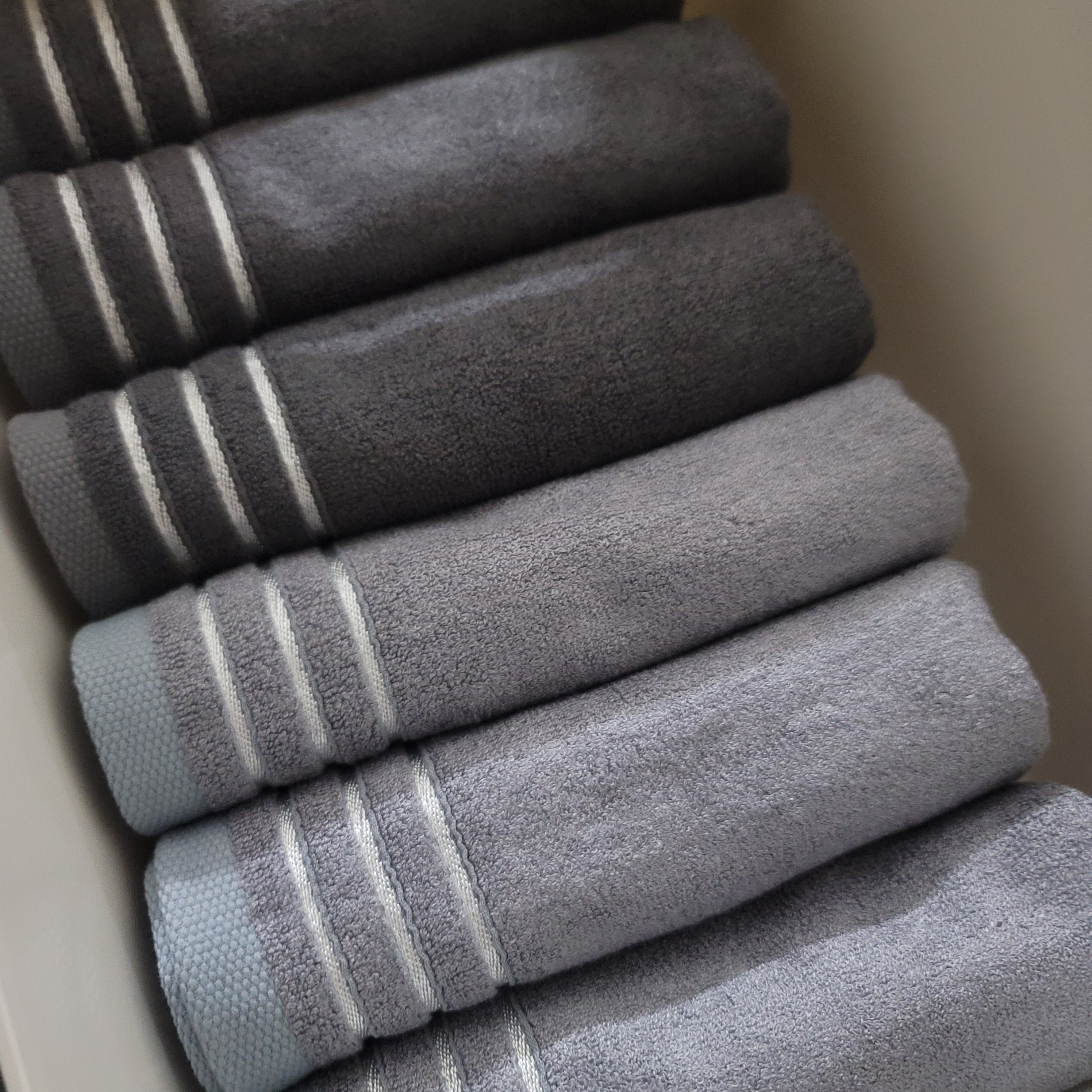 Bamboo Stripe Antibacterial Hotel Towel (10-Pack) user photo