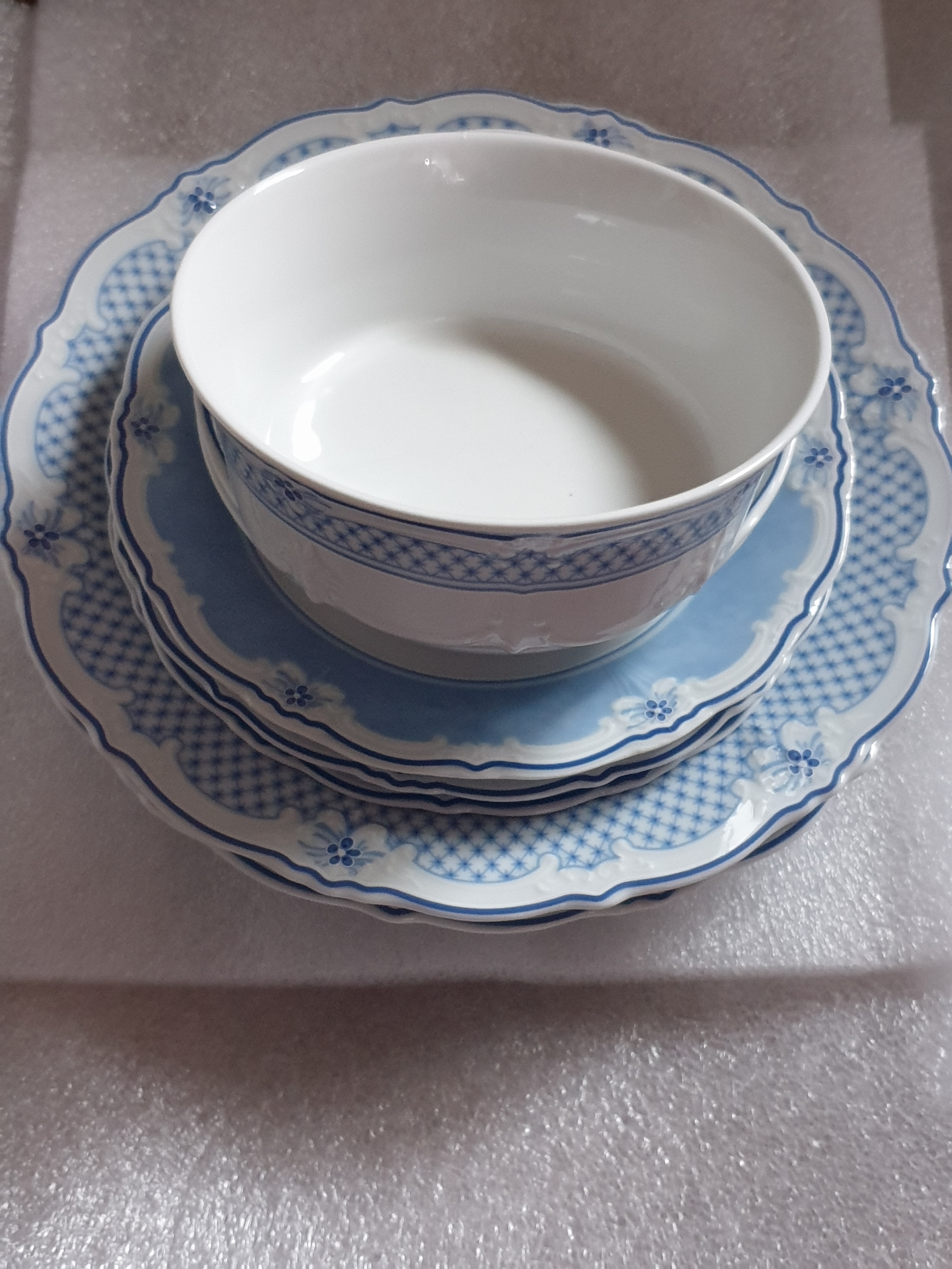 Hutschenreuther Estelle グリッドリムプレート 深型 24cm［2色