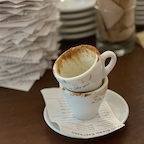 분위기 좋은 에스프레소바 ☕️
인테리어와 분위기가 취향저격🤎
#오하우스 #오하우스시즌8 #에스프레소잔