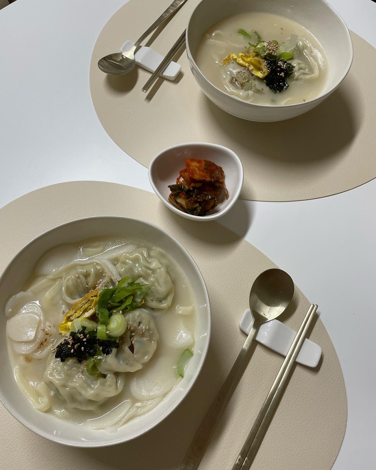 Cream White Pebble Dinnerware Set for 2 user photo