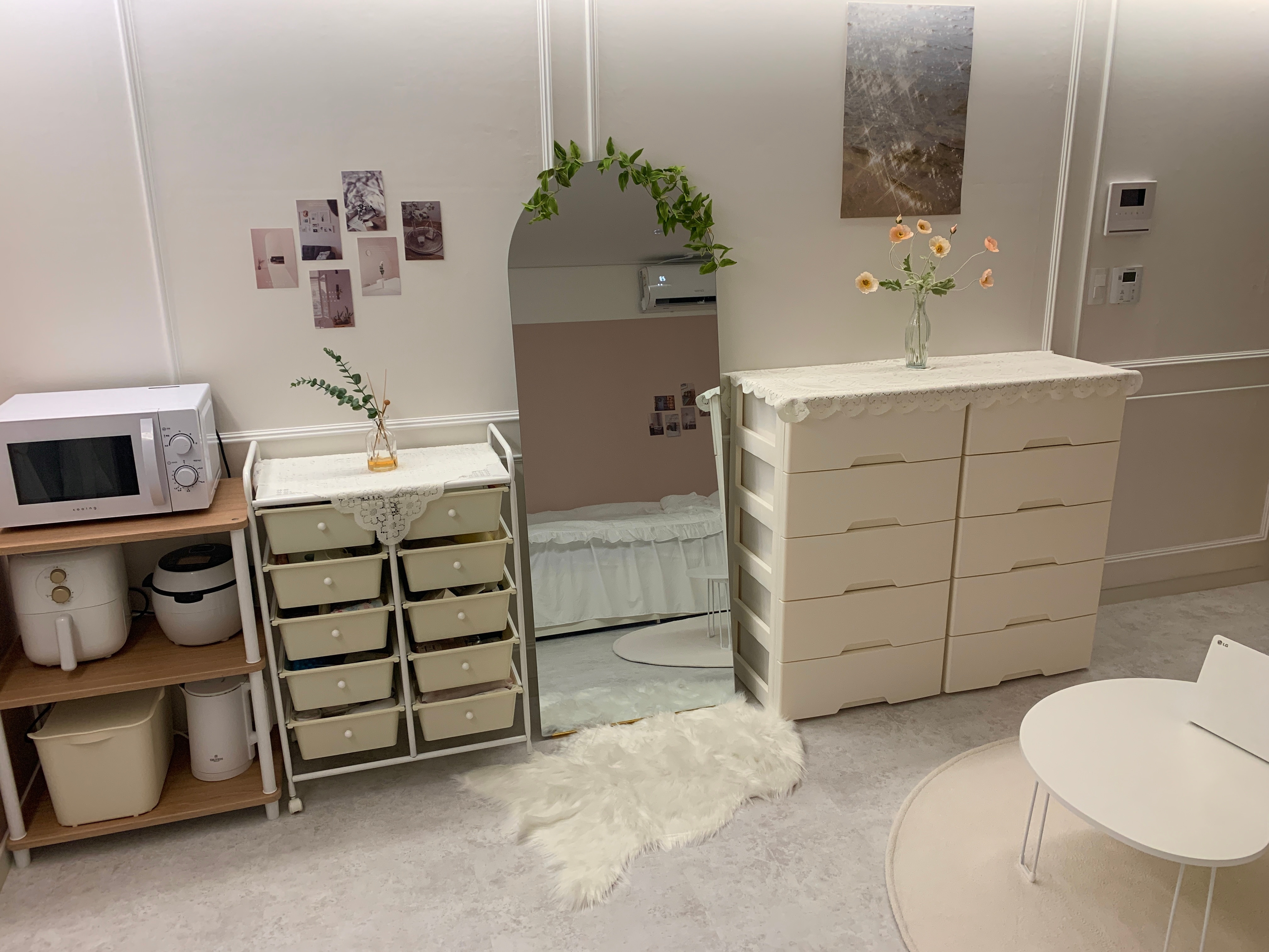 Monde Wave Folding Floor Table user photo