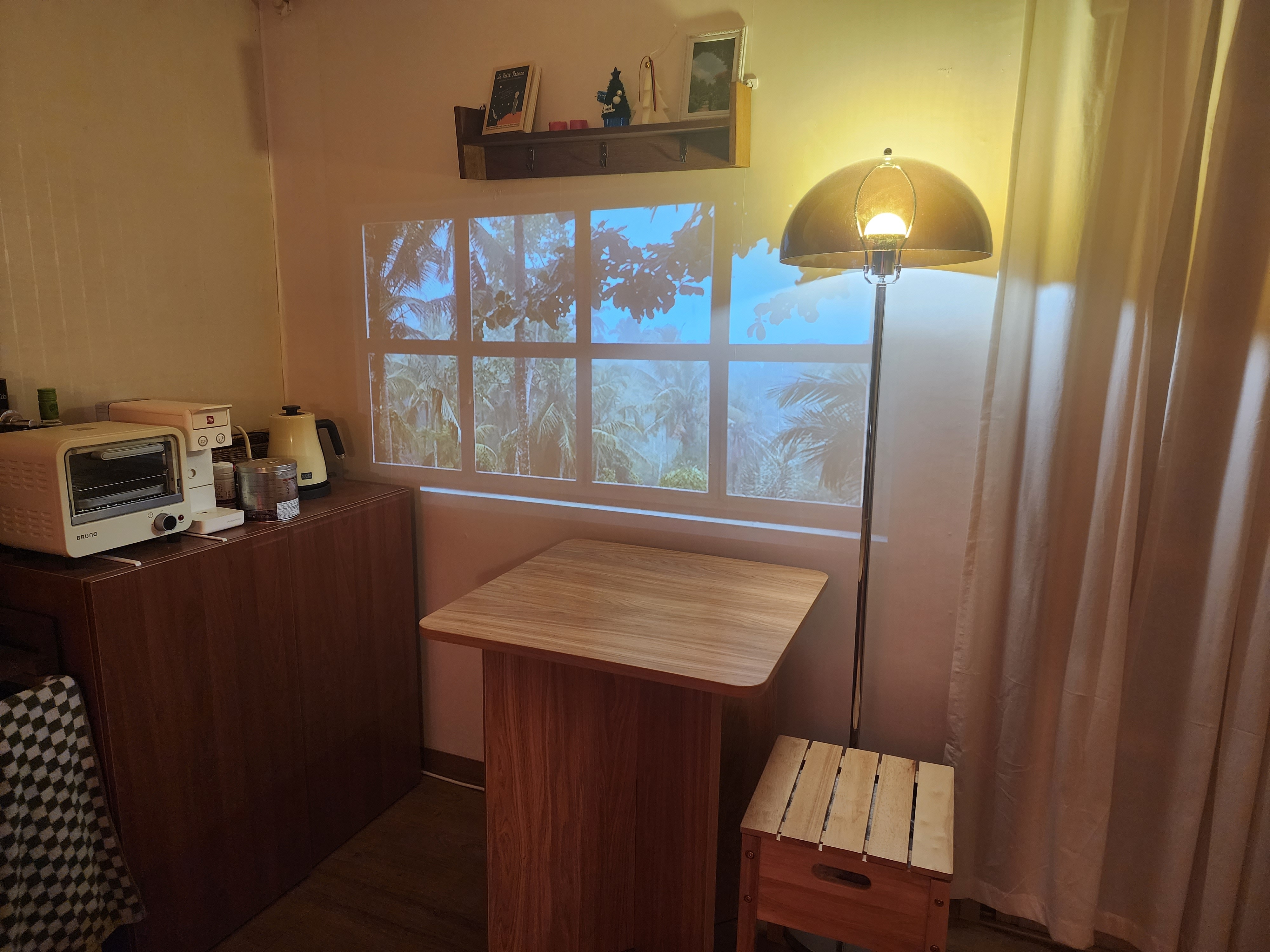Minimal Square Dining Table user photo