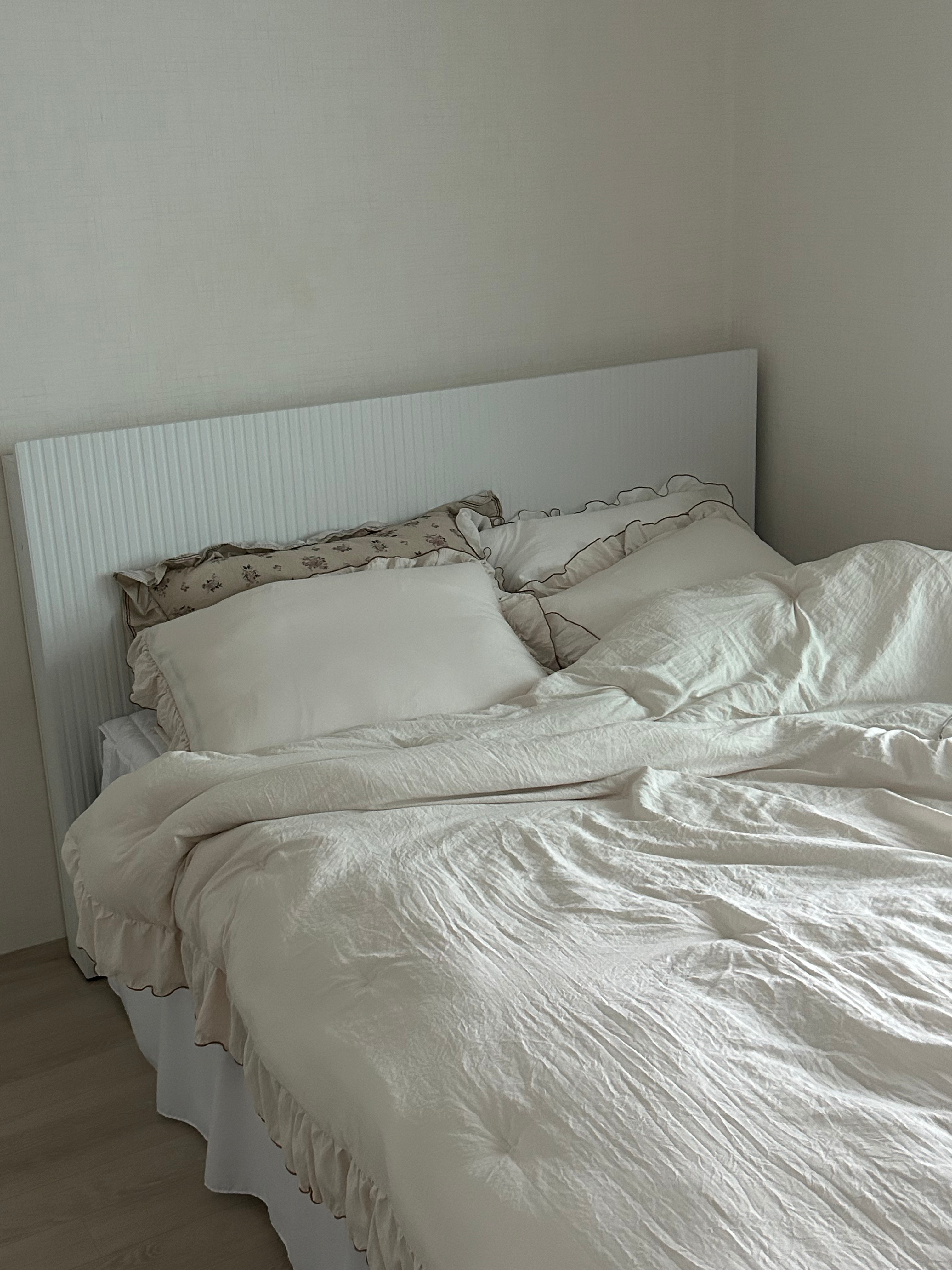 Soft Mood Hotel Frill Pillowcase user photo