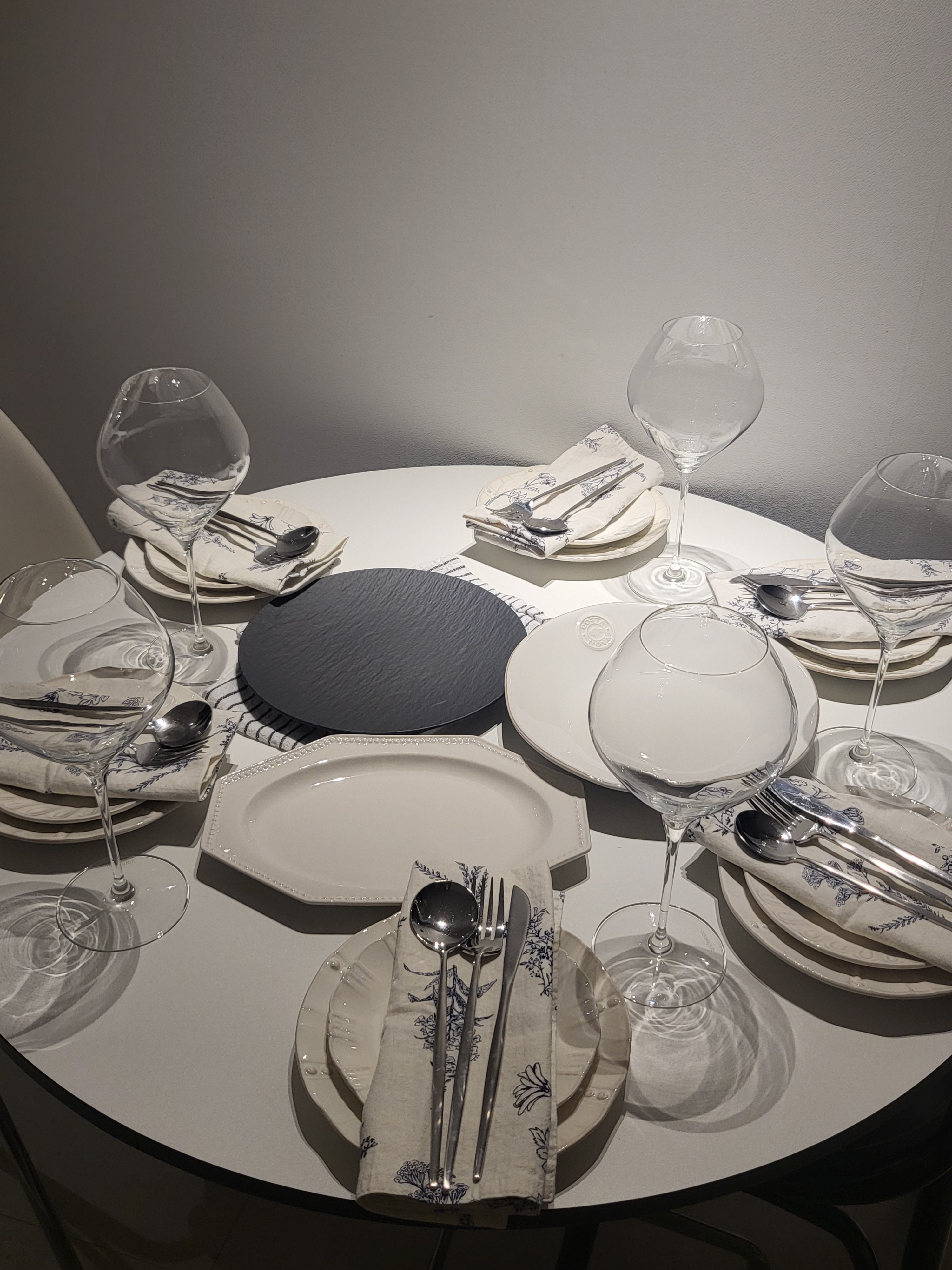 Queens Cutlery Dinner Set (3-Piece) user photo