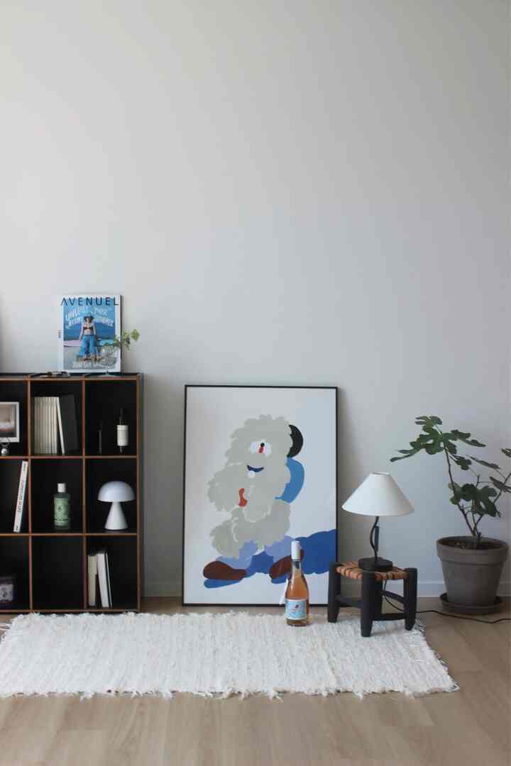 I have always envied the wonderful spaces and sense of Ohaus members because I find it difficult to give color points other than black. After adding a cute new poster and green cushion, I was able to add a pretty color point to my living room💚💙