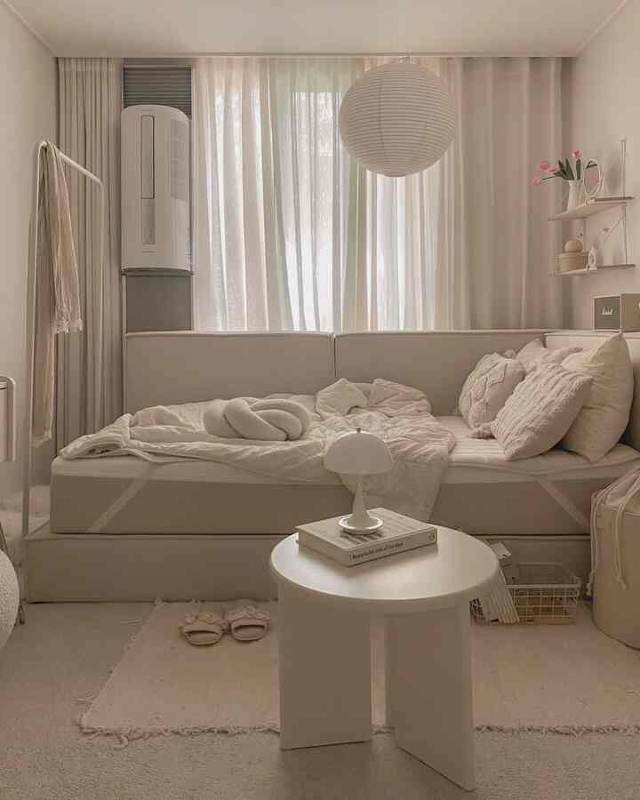 #창문형에어컨 #리빙 #리빙인테리어 #서재인테리어 #침실인테리어 #소품 #에어컨 #침대 #사이드테이블 #여름침구 #침대패드 #조명 