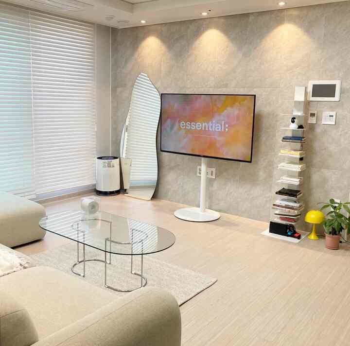 #스윗홈 #거실인테리어 #신축아파트 #25평 #3인가족 #인테리어소품 #인테리어 #essential