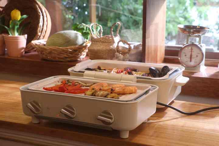 ＃広告@danmi_kr 
。
シーフードラーメンが食べたいです。 
ダンミマルチクッカーをまた公開しました😝
片側にはソイが食べるエビとアワビも焼きます。
。
➰️ダンミミニオーブンマルチクッカーDA-MEK03
。
ミニオーブン、鍋、グリルになるダンミマルチクッカー！ 
いろんな料理が一度にできます。
180度広がり、上下の個別温度調節が可能です。
テーブルで手軽に調理しながら楽しめます。
キャンプや旅行に本当に便利なようです。
。
甘味の温度自動調節機能で火災心配もなく安全です。
製品の温度が230度（最大設定値）以上になると、製品は
自動的に加熱を停止し、設定値より温度が下がると
再び加熱されます。また、セラミックコーティング処理を施した鍋とグリルパンは 
600度以上の高熱でも有害物質が出ず
食べ物がよく付着しないので調理や洗浄が簡単です😊
。
＃ダンミ＃ダンミ＃ダンミニオーブン＃ダンミマルチクッカー 
＃ダンミニオーブンマルチクッカー＃ダンミオーブン＃ミニオーブン 
#グリル料理 #ラーメンレシピ #シーフードラーメン #マルチクッカー #minioven #multicooker