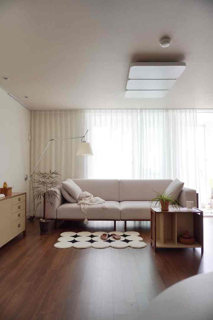 

あなたが買い物をするとき、
生きるかという心を一気にまとめてくれる
言葉は何ですか？

前、セール最後の日でも半額割引でもない
「最後の残りの製品です」

ずっと悩んだ心が芽消えて
いつのまにかカードをチュソムジュ島取り出したよ🫣

/
本当の廃止になるでしょう、🫠
。
。
。
。
#sony
#ソニー
#ソニーa6400
#リビングインテリア
#サイドテーブル
#コミュニケーション
#ウドニー
#ソファインテリア
#ファブリックソファ
#照明
#ライトインテリア
#ウォールライト
#アルテミデ
