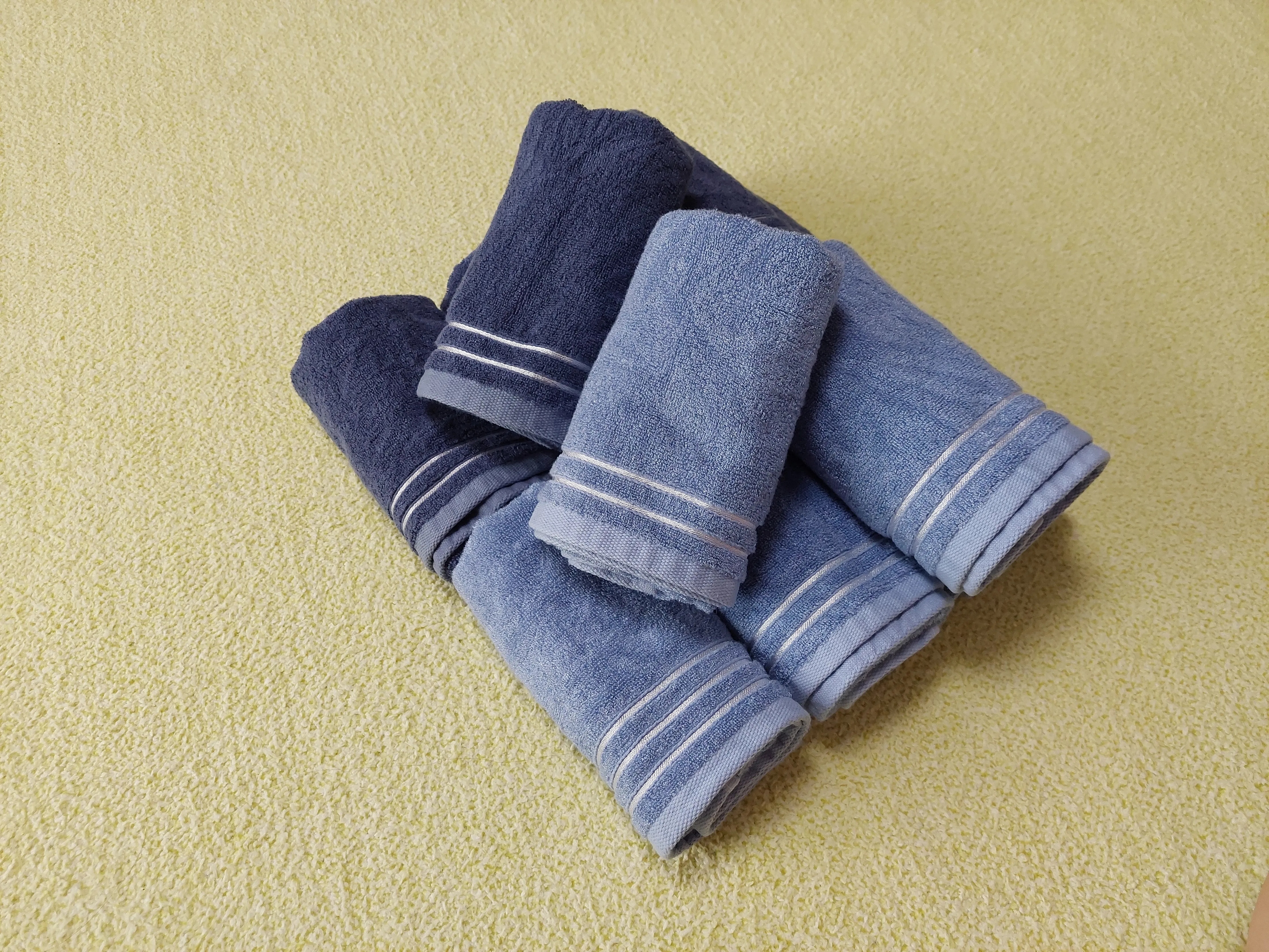 Bamboo Stripe Antibacterial Hotel Towel (10-Pack) user photo