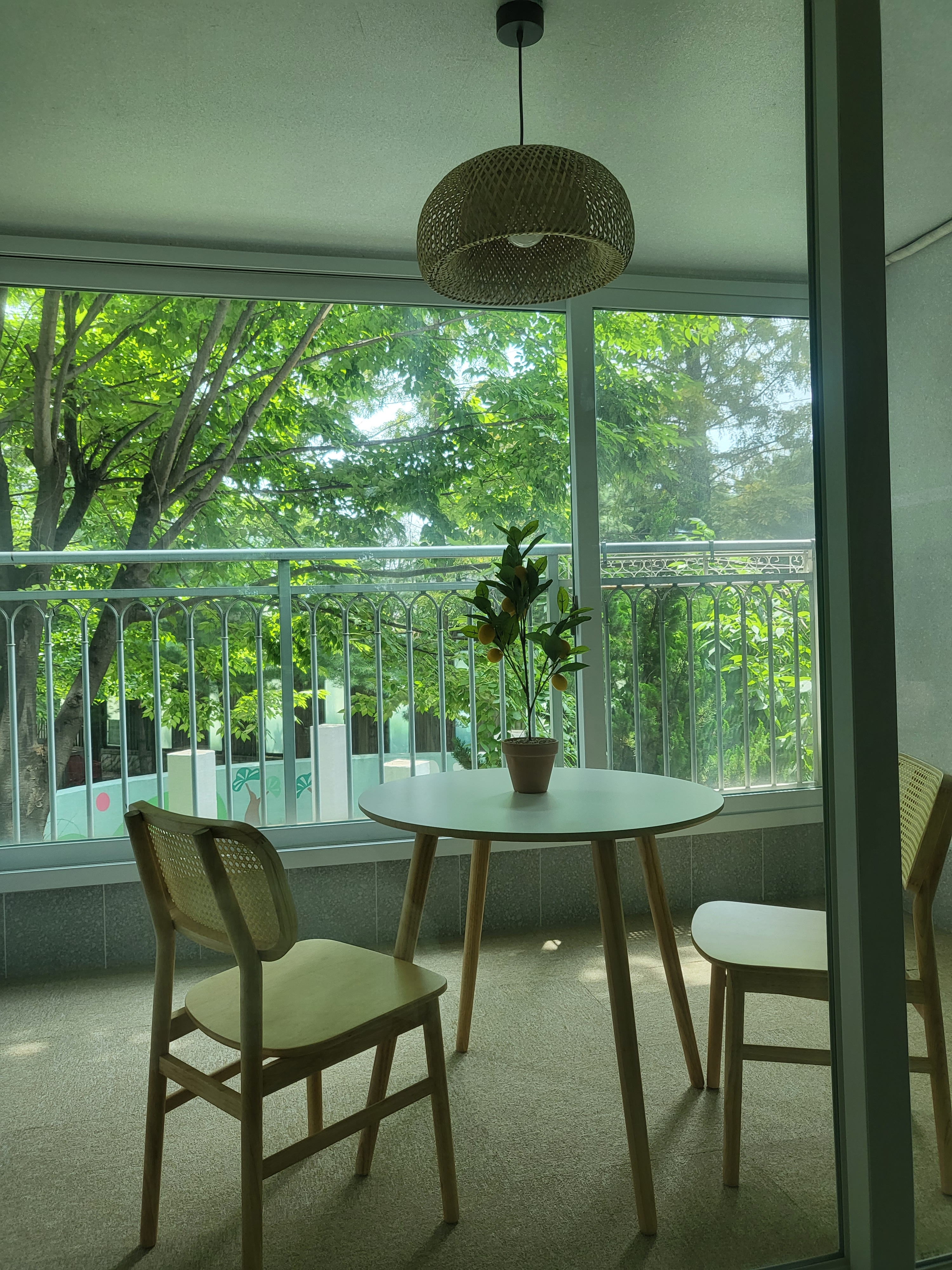 Sono Round Wood Dining Table user photo
