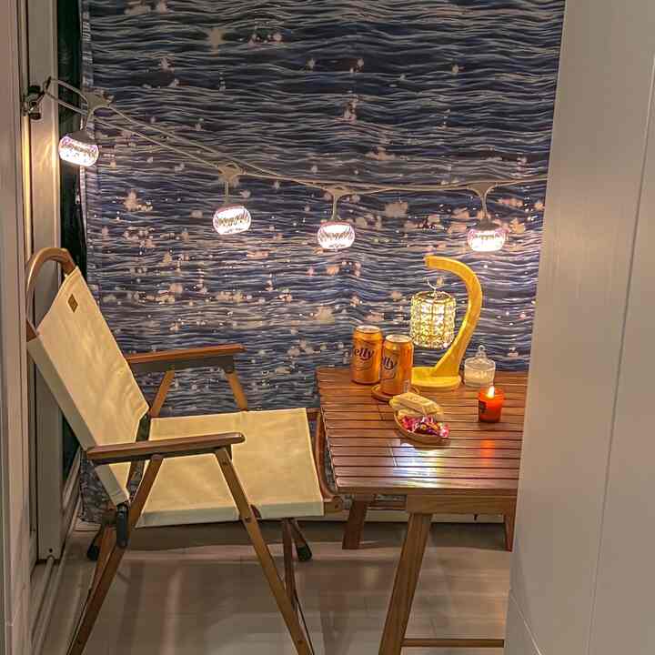 雰囲気満載✨ホームキャンプ🧡

今週はキャンプができません。
自宅でホームキャンプを楽しんでみました😊

生地のカーテンを背景にして
よく似合うような照明も取り出して
雰囲気も出ました✨

