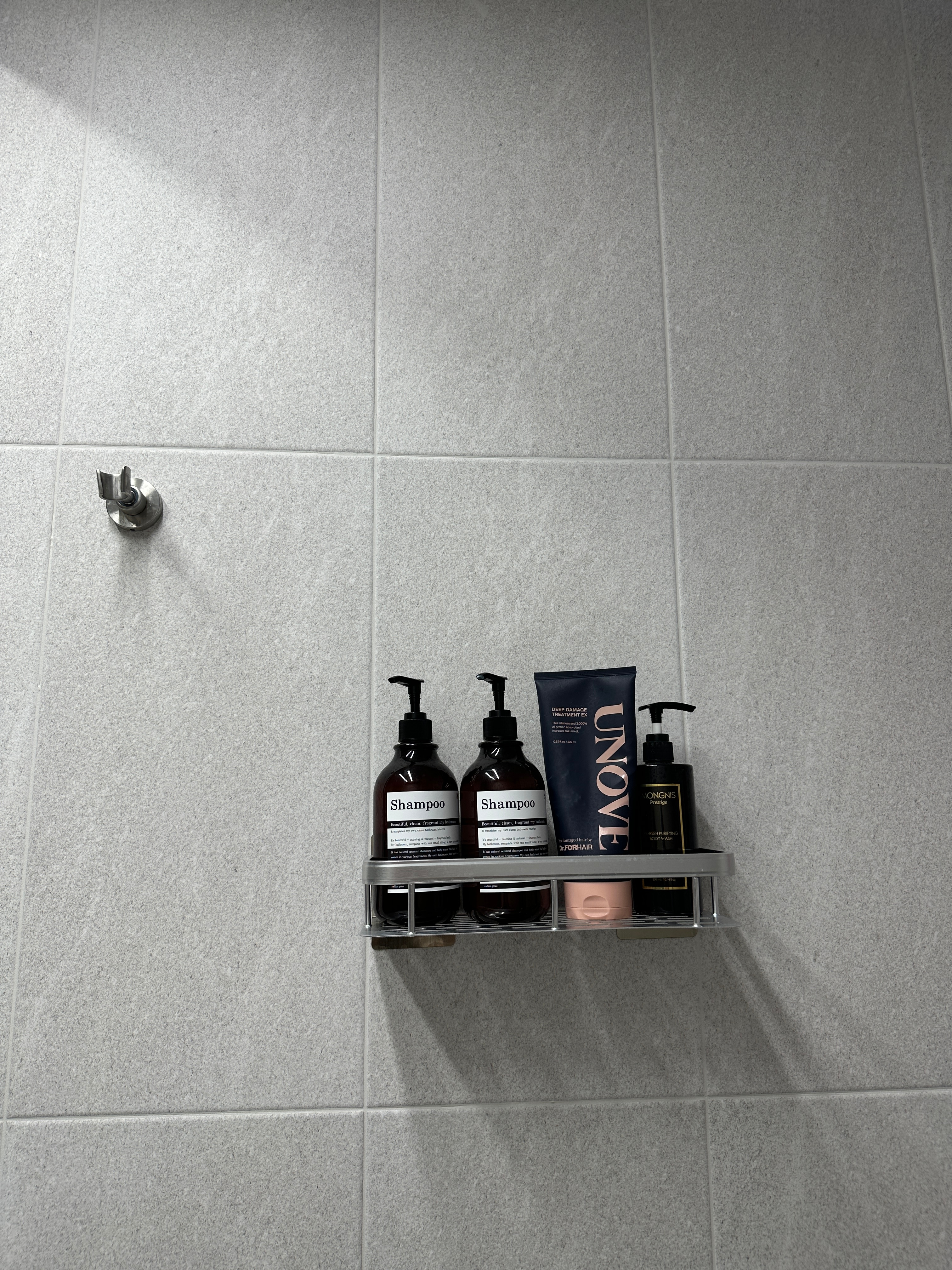 Screw-Lock No-Drill Bathroom Shelf user photo