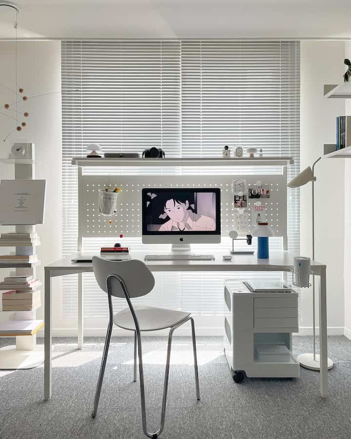 209 Avenue, which is also used as a study tower, sent me a pretty desk.

It is a Zero Station Tower that combines a perforated plate and an upper shelf on the desk top to increase expandability.

Without having to install a separate wall shelf, you can complete a wonderful desk interior with just one Zero Station Tower!

In addition, you can attach accessories such as a cup holder and a multi-tap box to create a neater desk space.

The frame is sturdy so it doesn't shake even when you put heavy objects on it,
and it seems to be a highly finished product because it is 100% domestically produced!

ZeroStation Tower 1500 @209ave_official

#209Avenue #209ave #제로스테이션 #제로데스크 #209애비뉴라이프 #책상 #컴퓨터책상 #게이밍책상 #선반책상 #책상꾸미기 #방꾸미기 #데스크테리어 #책상스타그램 #책상인테리어 #셀프인테리어 #책상추천 #책상피드 #onmydesk #desksetup #desksetups #deskdecor #deskspace