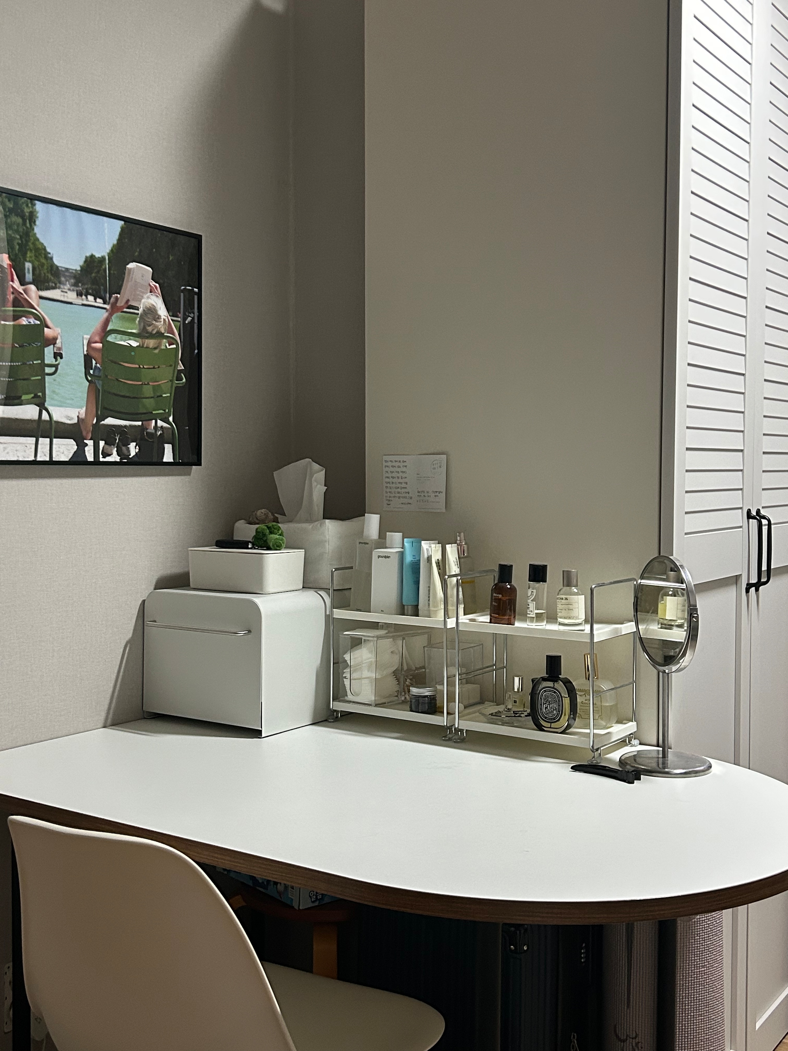 Mid-Century Slide Steel Storage Cabinet user photo