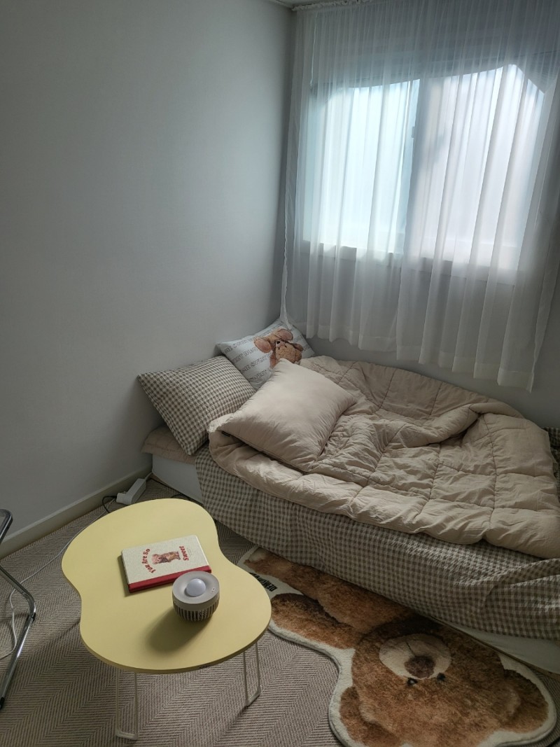 Supermat Apple Objet Folding Table user photo