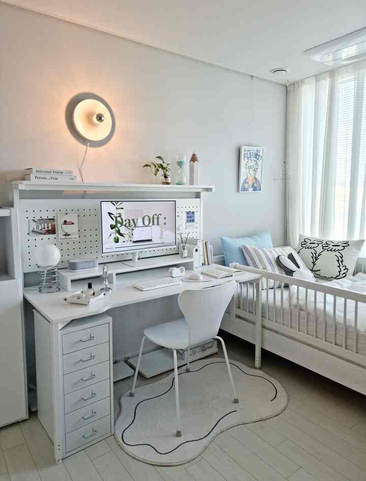 Saat hujan dan mendung, saya menyalakan lampu dinding dan menata kamar anak saya.
Cuaca semakin dingin, jadi aku harus segera mengganti kasur~
#Organisasi kamar anak #Aksesoris kamar anak #Ohouse musim 9 #Interior kamar anak #Dekorasi kamar anak #Ruang sekolah dasar #Meja komputer #Tantangan apa yang harus dilakukan hari ini #Interior meja #Dekorasi #Perlengkapan meja #Interior meja #Rumahkantor #Pencahayaan # Tirai #Pencahayaan dinding #Pencahayaan kamar anak #Interior putih #Kamar Tidur #HiasanKamar #HiasanDinding #Alat PeragaInterior #Bingkai #Poster #Tempat Tidur #MejaOrganisasi #DekorasiStudio #DekorasiRuang Studio #DekorasiRumah #Penataan Rumah 