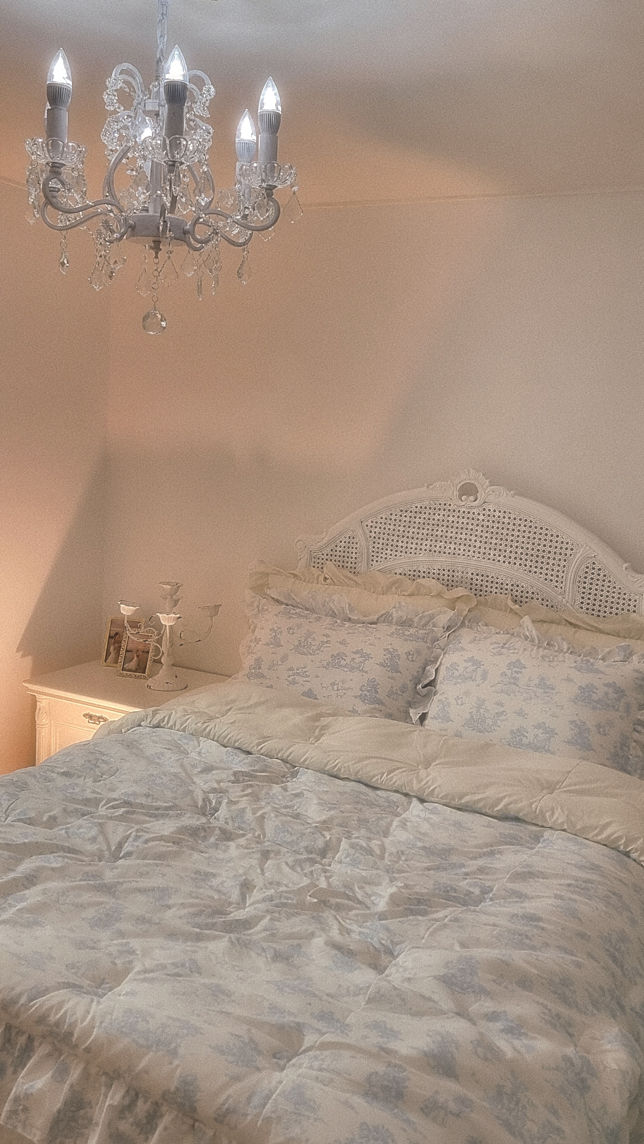 Hotel Style Dust Free Frill Comforter user photo