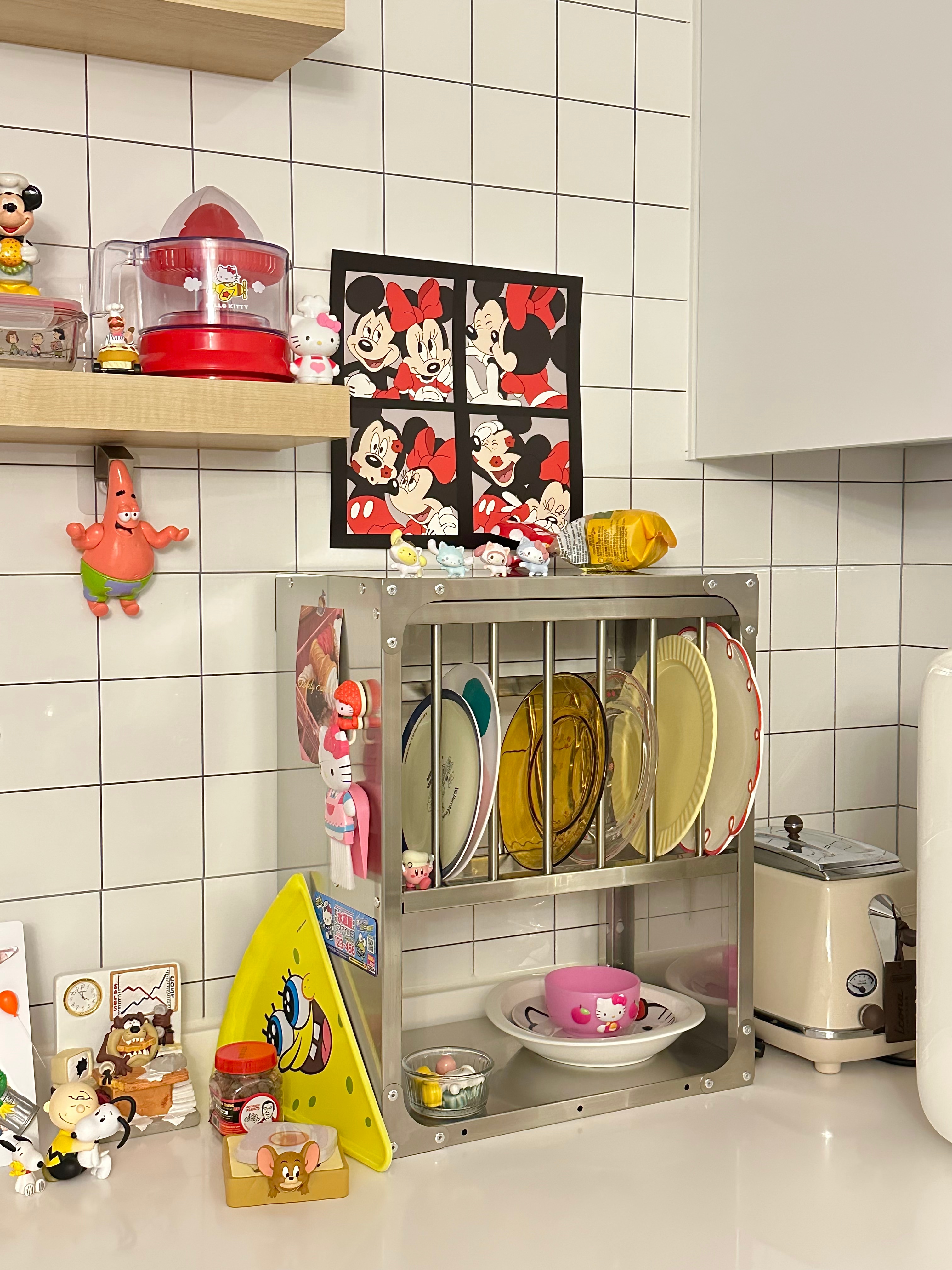 Hand-Drawn Retro Flower Plate user photo