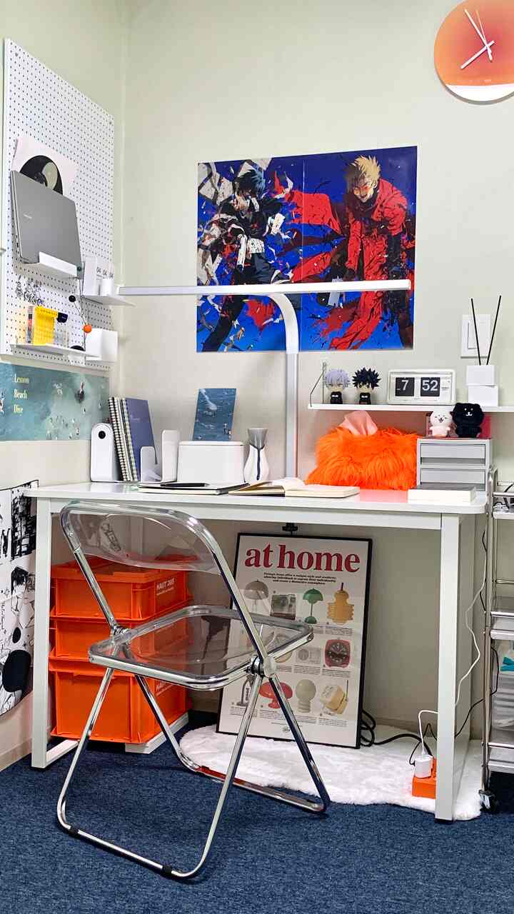 The #포스터 below is used to hide the wires ^___^