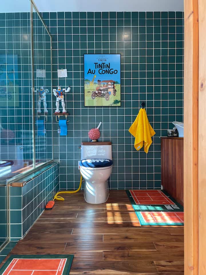 I bought a new rug in my green bathroom with my own money! It's an orange rug from Lier Studio. The color is so bright that I think the bathroom is full of energy!💛💛💛
The green bathroom of the blue house that makes me feel good every time I look at it!🫶🏽💚🤎🌳

#Ohaus #오하우스시즌9 #오하우스픽 #욕실꾸미기 #러그 #발매트 #욕실발매트 #컬러인테리어 #컬러포인트 #컬러테리어 #빈티지인테리어 #비비드인테리어 #우드인테리어 #욕실 #초록욕실 #욕실잇템 #오늘의기록 #오늘의기록챌리지