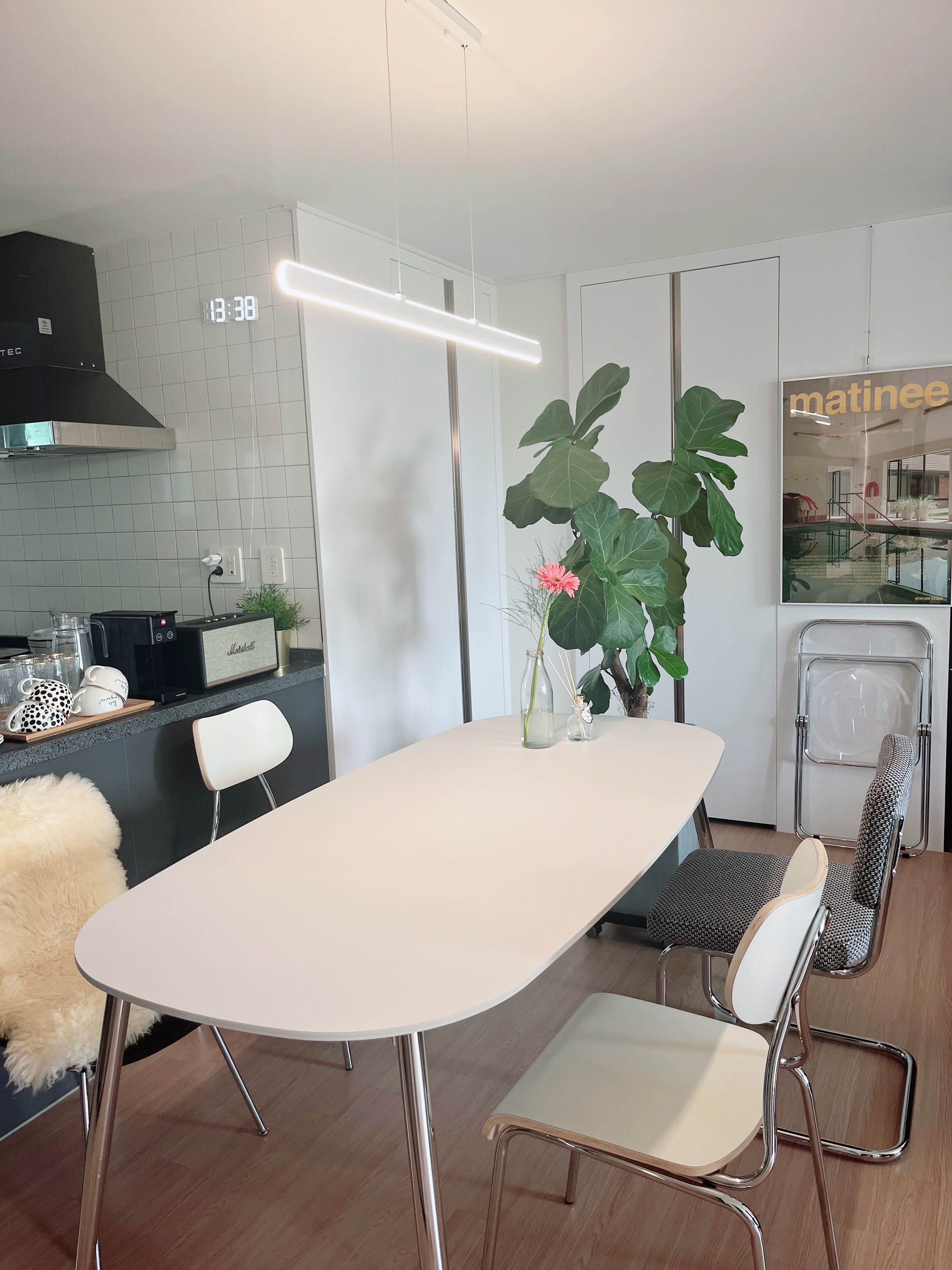 Flow Line Dining Chair user photo