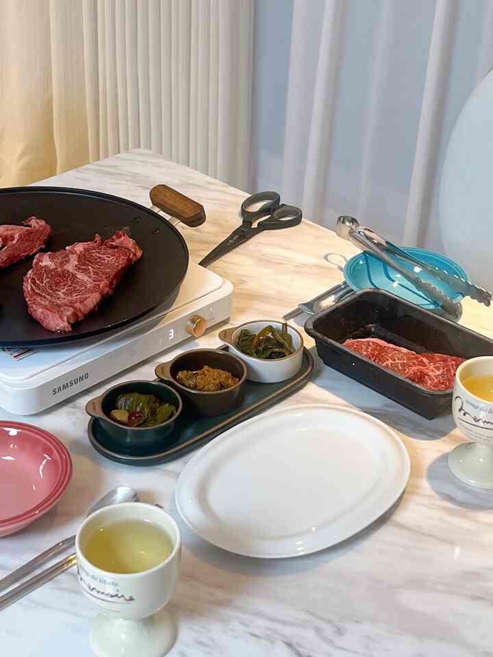 #오늘뭐하집 #오늘뭐하집챌린지 #오늘뭐하집기록

I came back to work after a long time

and got buried in a pile of paperwork

I filled my stomach with beef that my husband's company serves for the holidays!

#NewlywedsTable #저녁메뉴 #오하우스
#OhouseSeason9 #오하우스픽