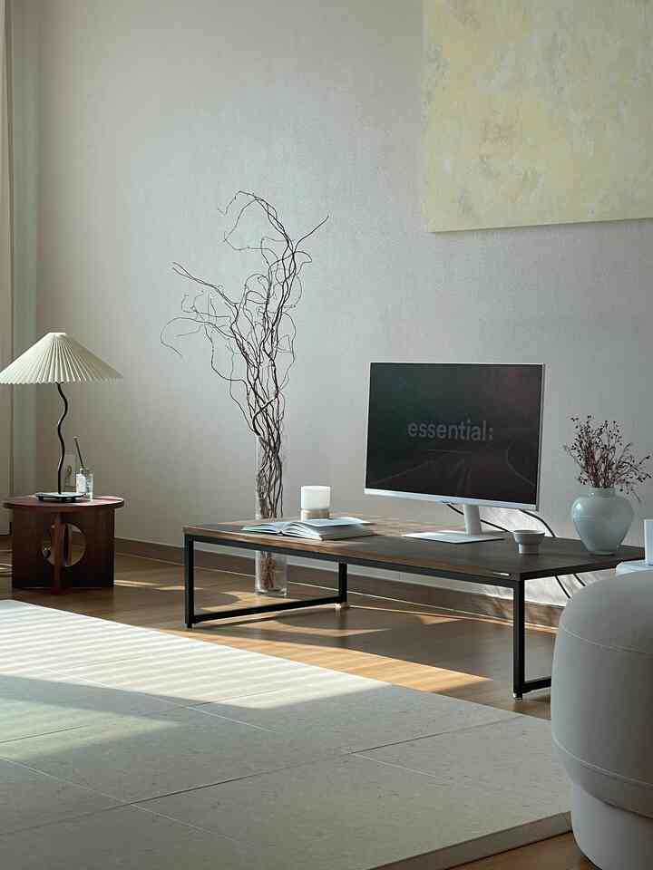 Apakah musim gugur sudah tiba sekarang?
Cuacanya mulai dingin 🍂 

Saya memotretnya karena terlihat cantik di bawah sinar matahari pagi 😌 #오하우스시즌9 #오늘의집 #오하우스 #가을