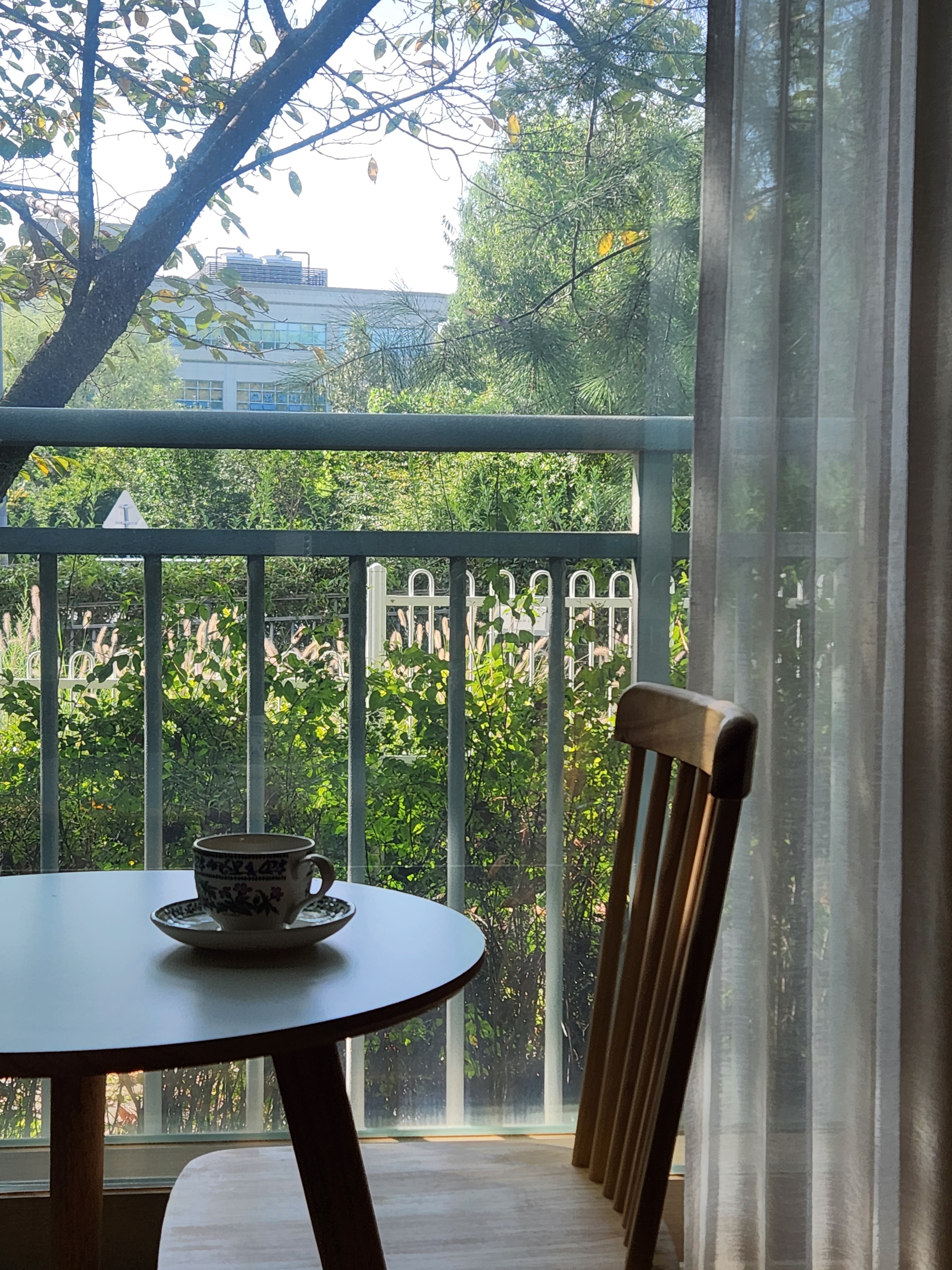 Sono Round Wood Dining Table user photo