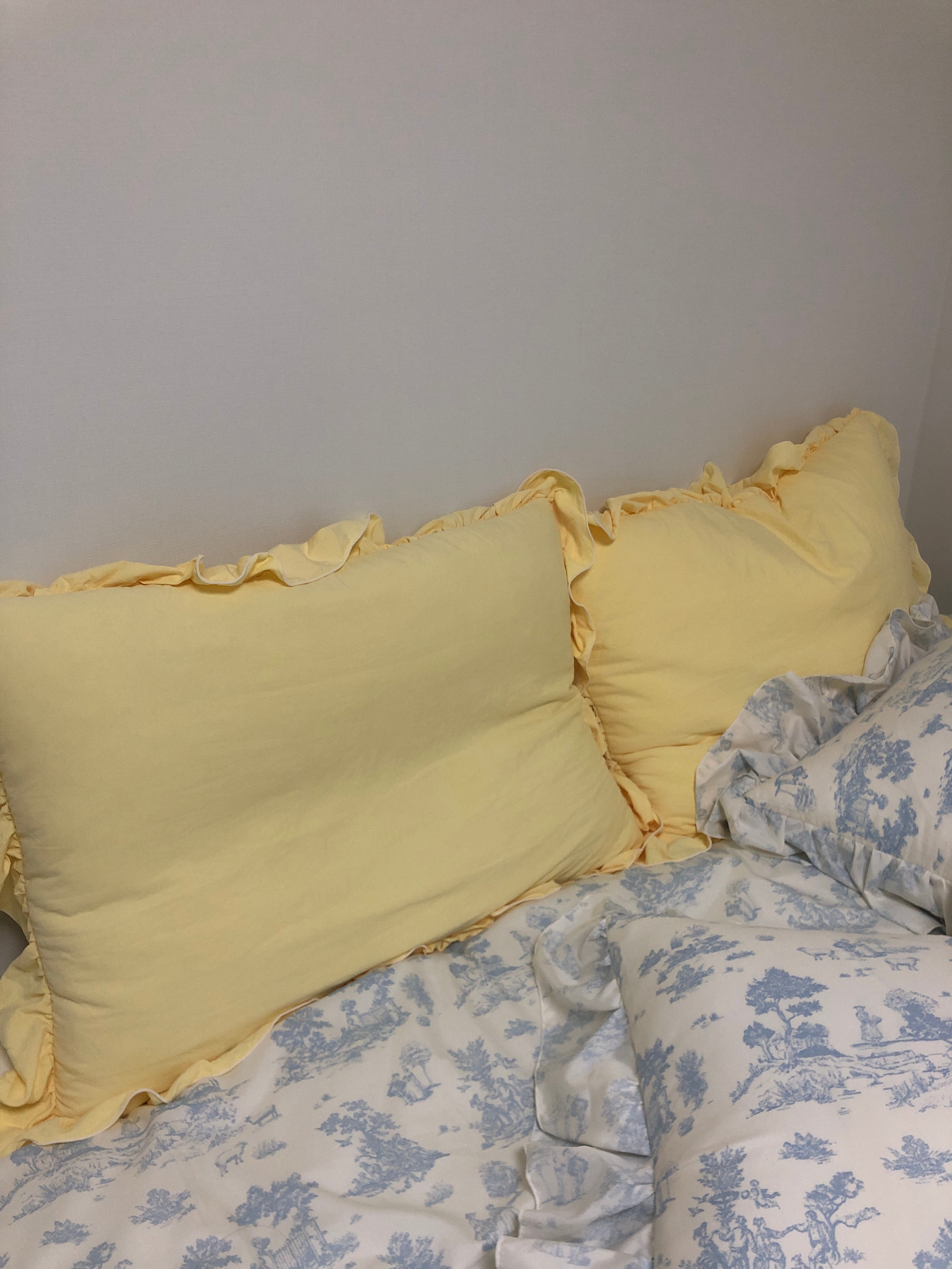 Soft Mood Hotel Frill Pillowcase user photo