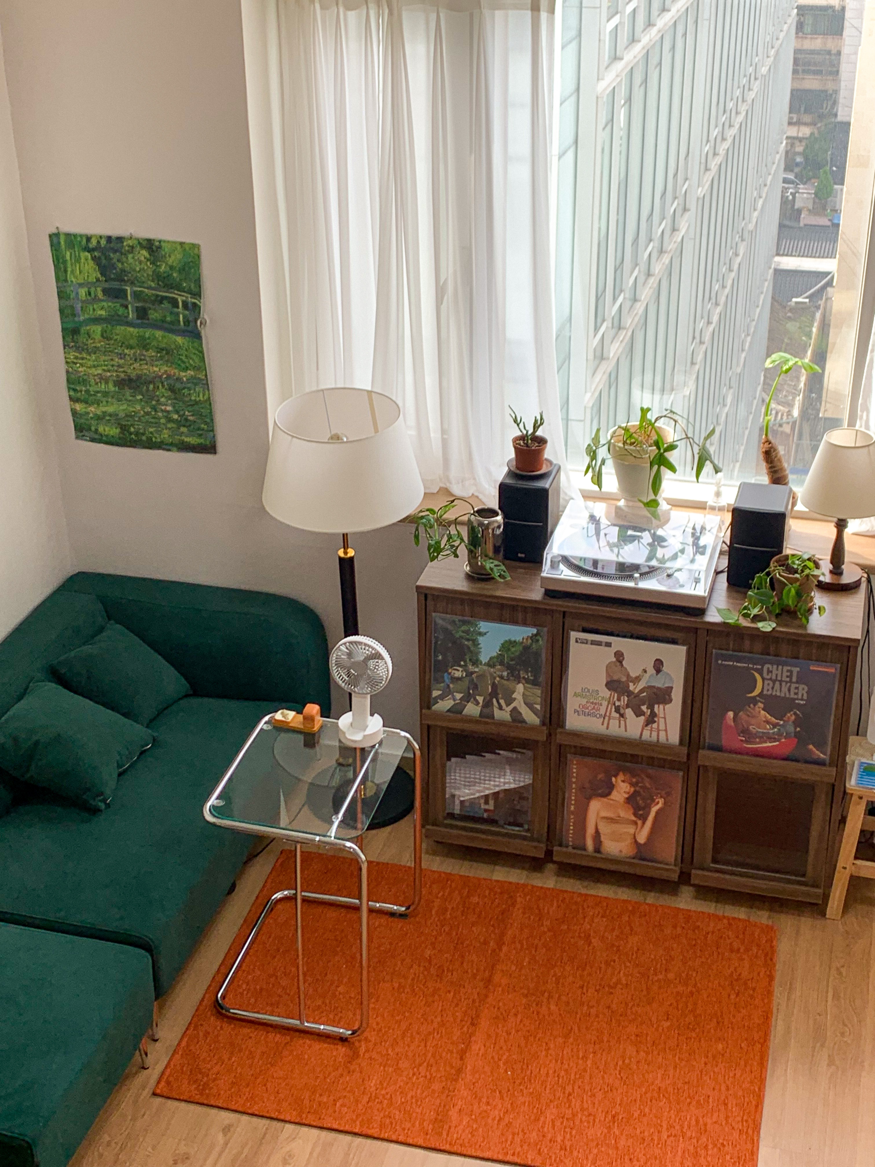 Glass C-Frame Side Table user photo